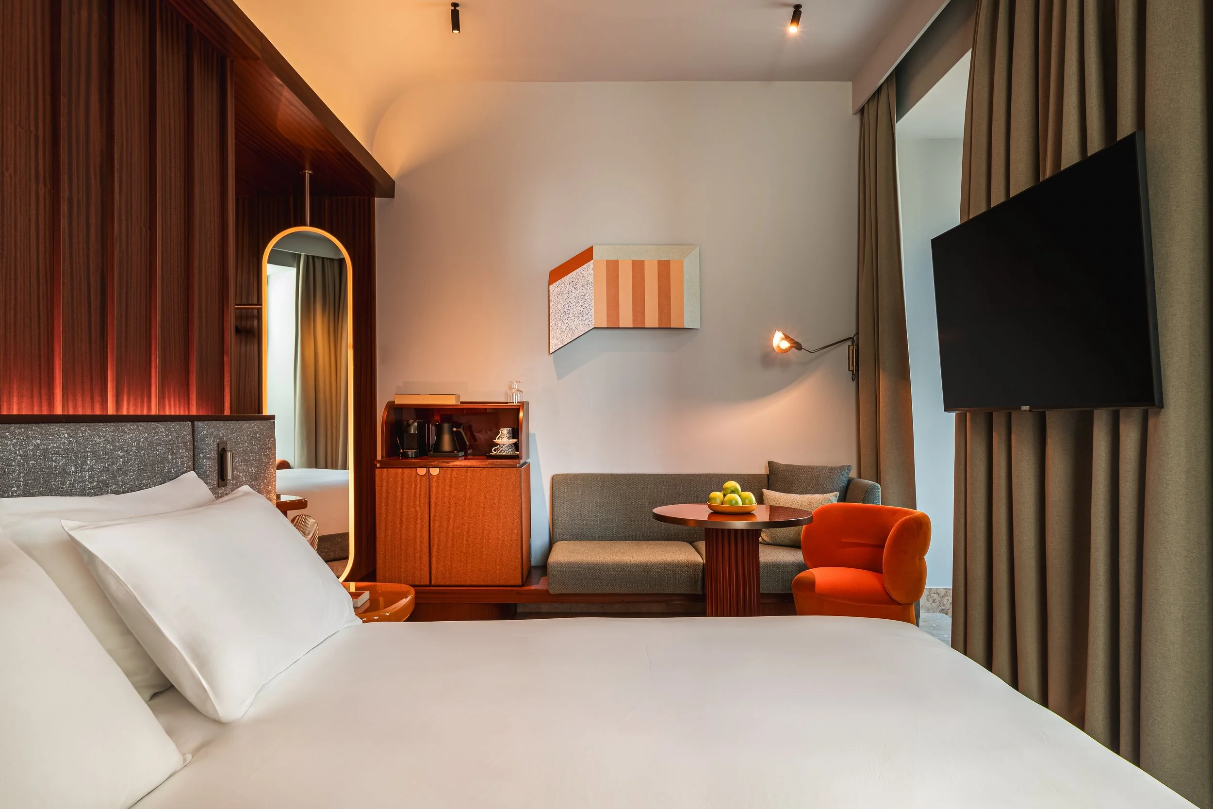 1 King Bed Landmark View Premium Room