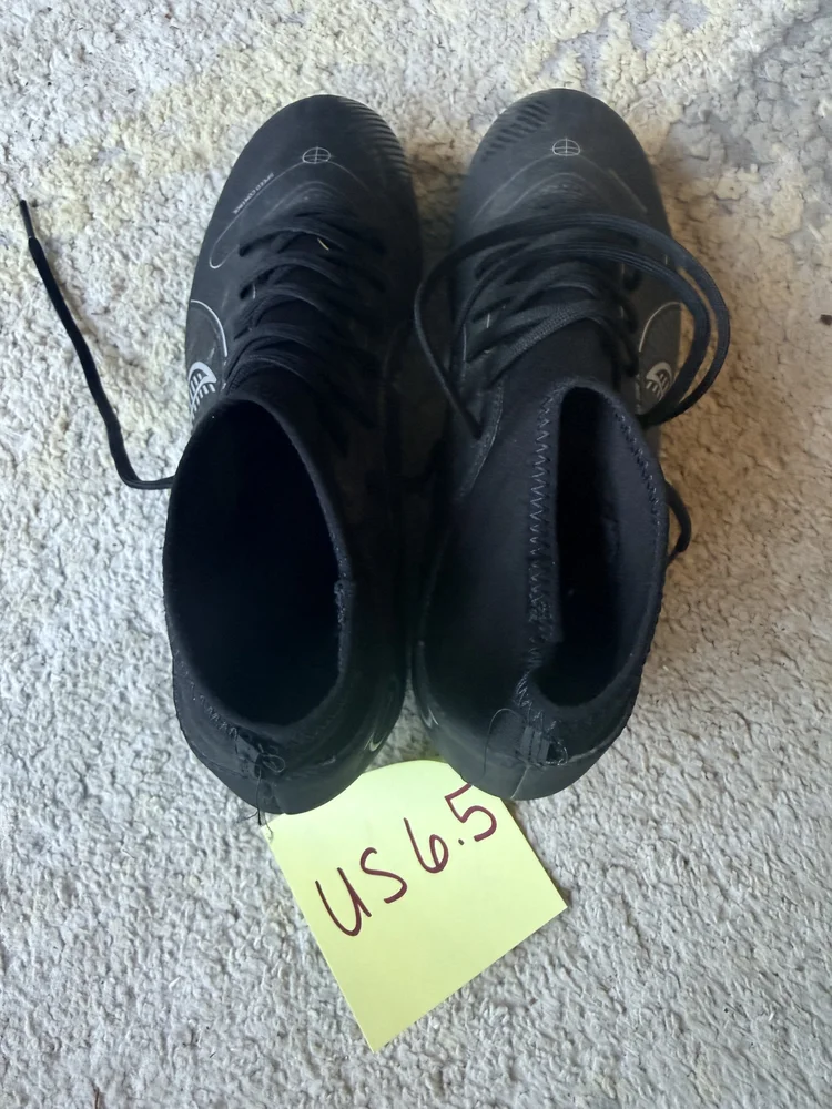 Nike all black cleats, US 6.5