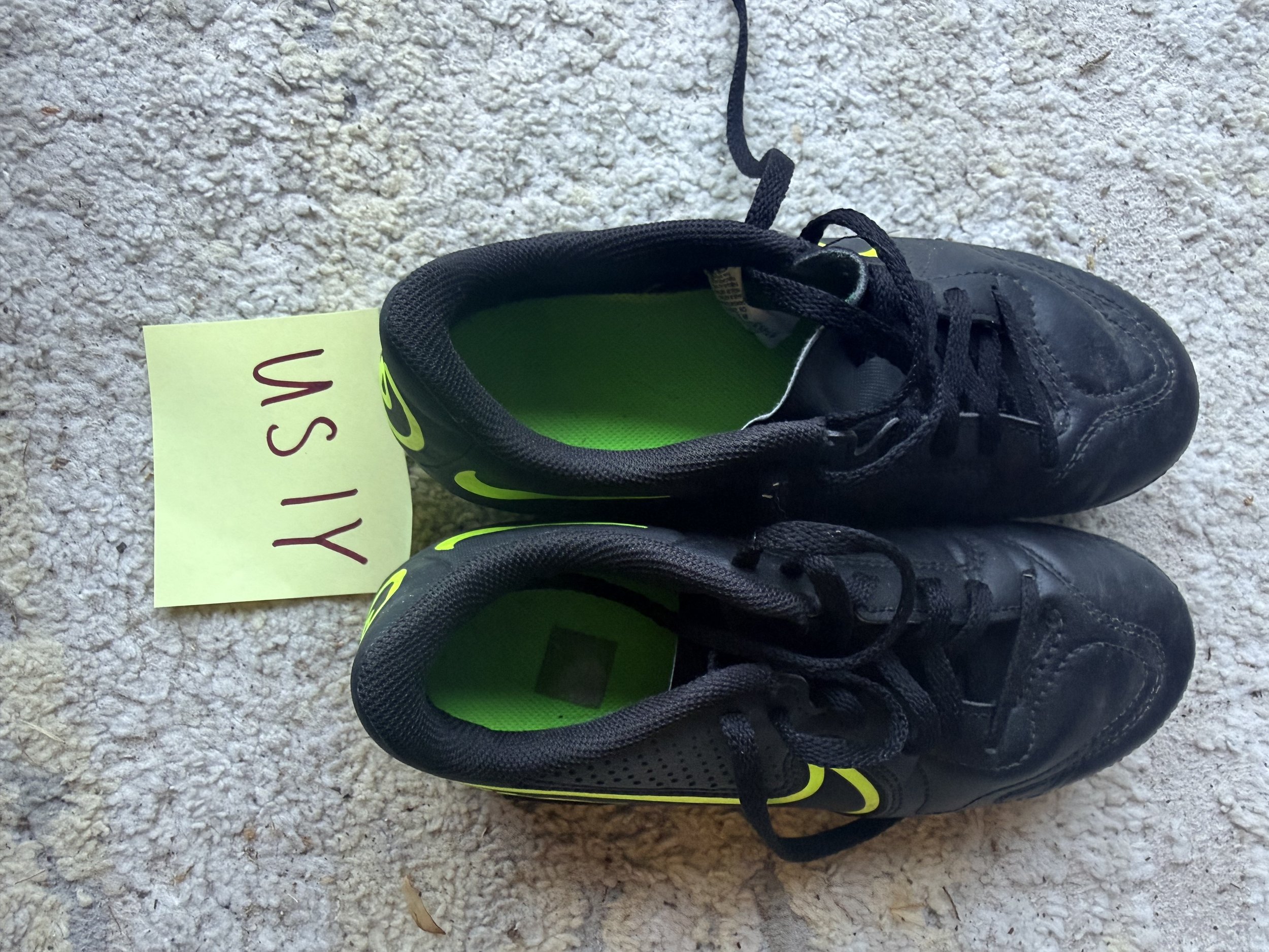 Nike black/yellow cleats, US 1Y