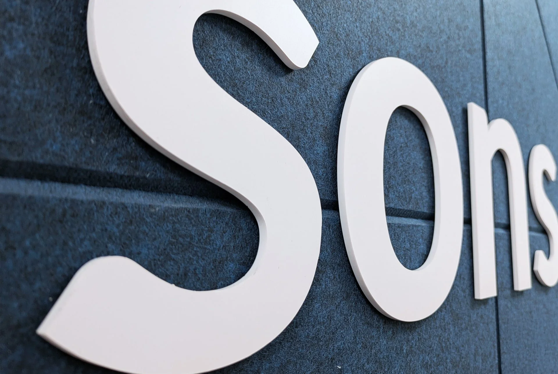 Contemporary Signage &amp; Interior Branding Ideas for London Offices