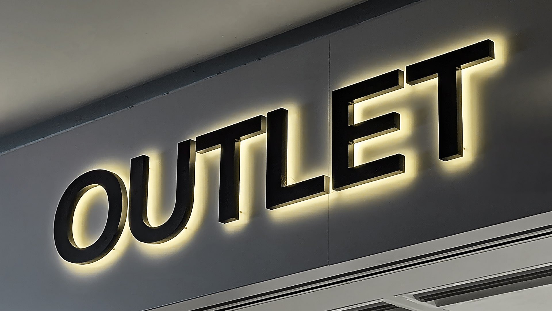 Illuminated 3D Backlit Lettering Signs