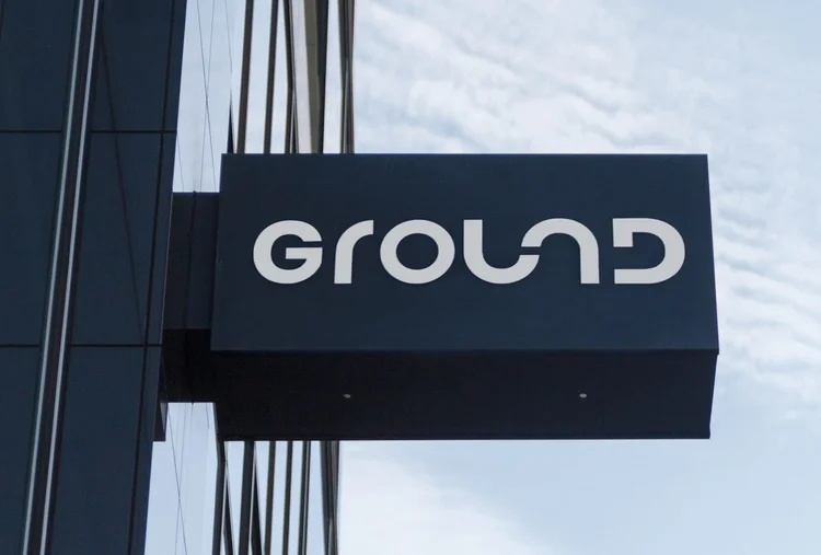 What Are The Lead Times for Custom Signage and Graphics | Grafiscape UK