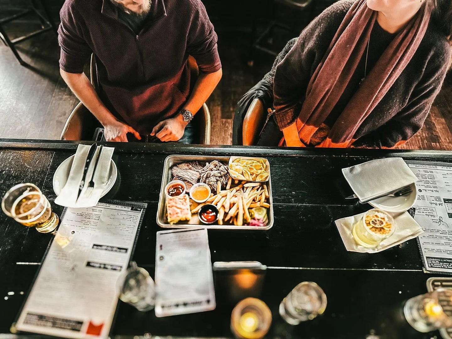 Happy hour starts at 4p! 
Join us at the bar y'all!