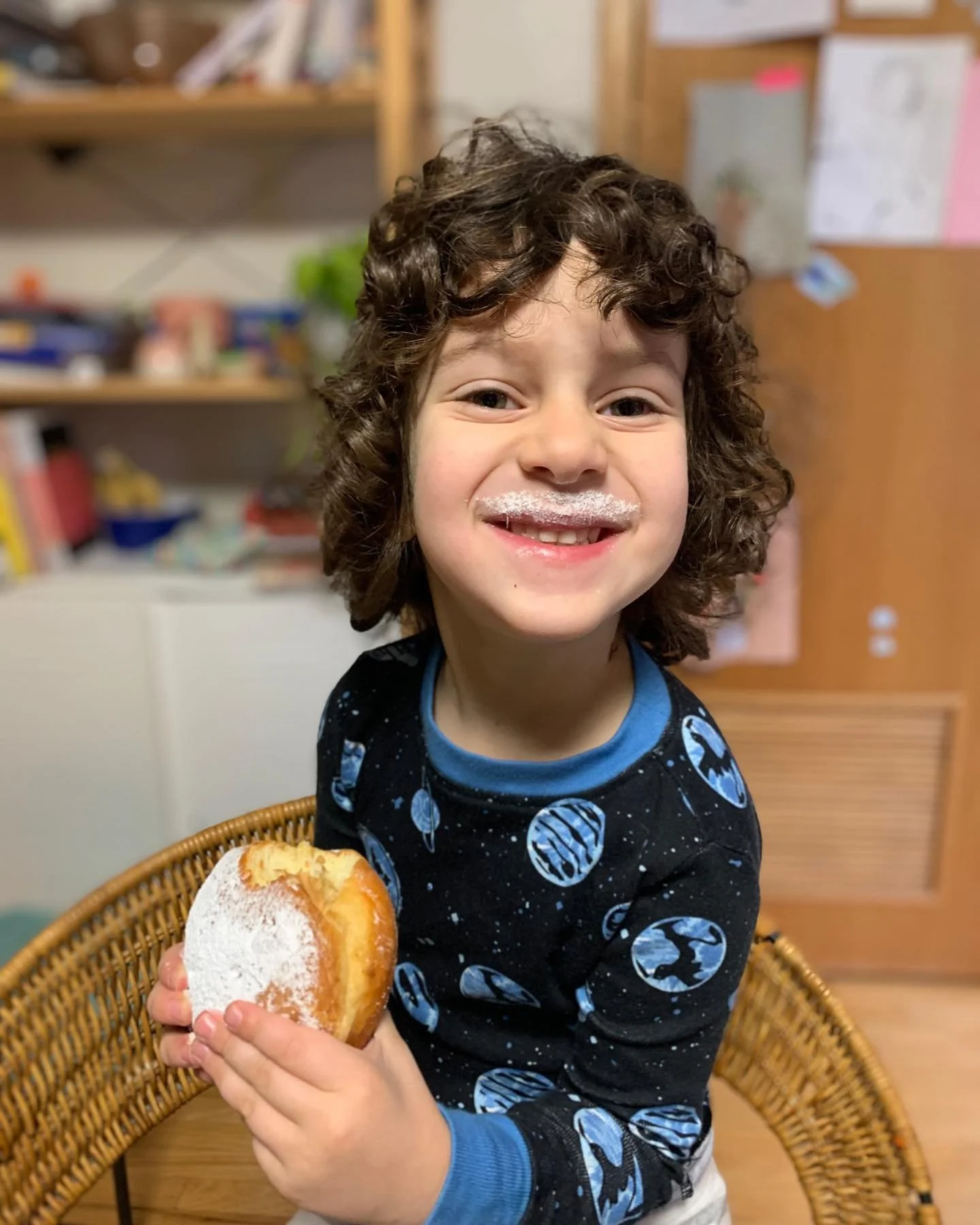 Giveaway!🚨We want to celebrate Hannukah with you! We still have a few tickets left for our Babka Wreath Class tomorrow, the first night of Hanukkah! We will be having Sufganiyot and lighting the first candle. Get one ticket and you&rsquo;ll get an e