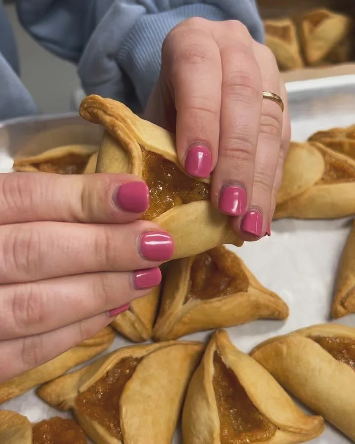 Last Hamantaschen in-person class this Thursday, March 21st ✨

Join us and you&rsquo;ll go home with a box of freshly baked cookies made by you and a recipe that you&rsquo;ll be making over and over again. 🤤

Bring a friend and some wine (we&rsquo;r