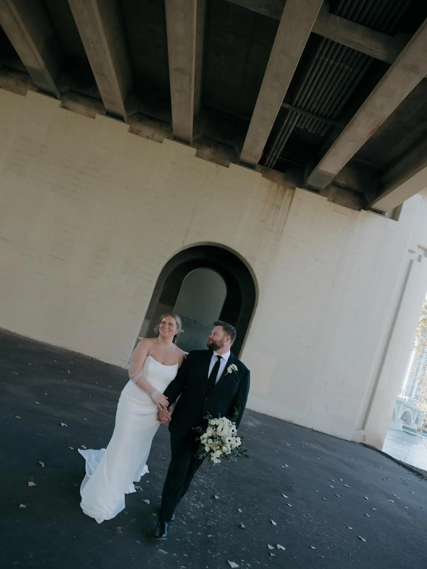 A few favorites from N + L&rsquo;s previews! 

Truly went out of the 2025 wedding season with the absolute best wedding. I absolutely adore Lauren and Nathan&lsquo;s day and getting to relieve it. Well, I slowly added it into the start of these holid