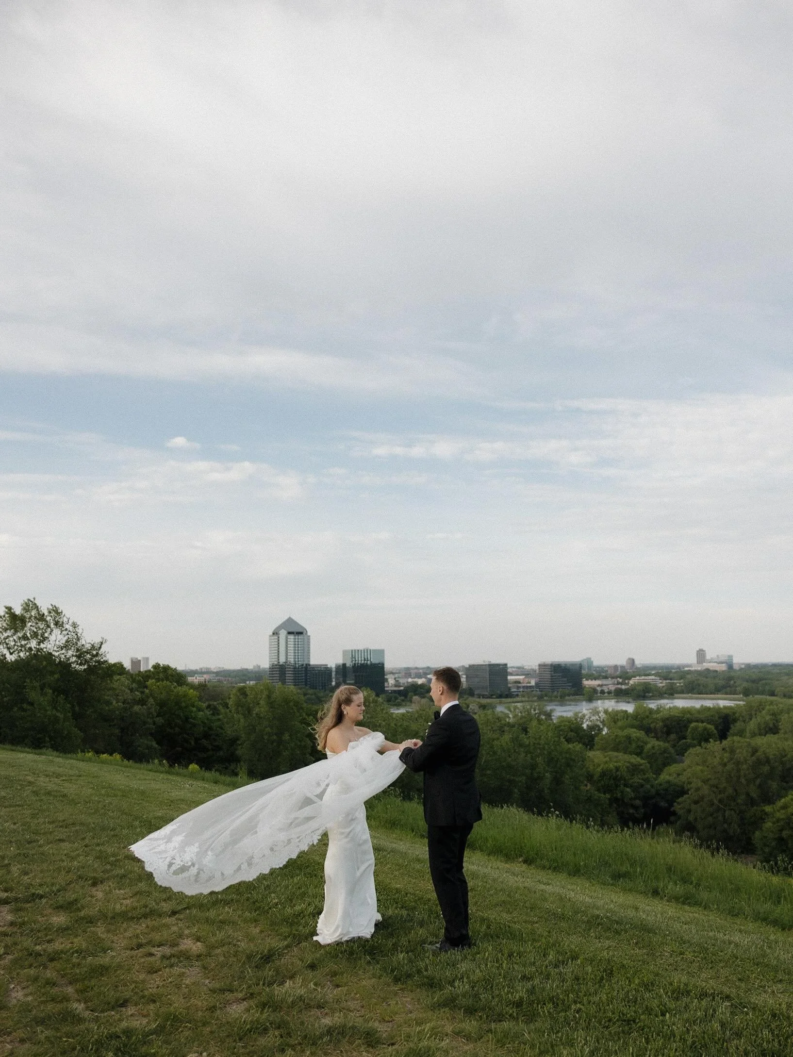 p + s

#minnesotaweddingphotographer #arizonaweddingphotographer