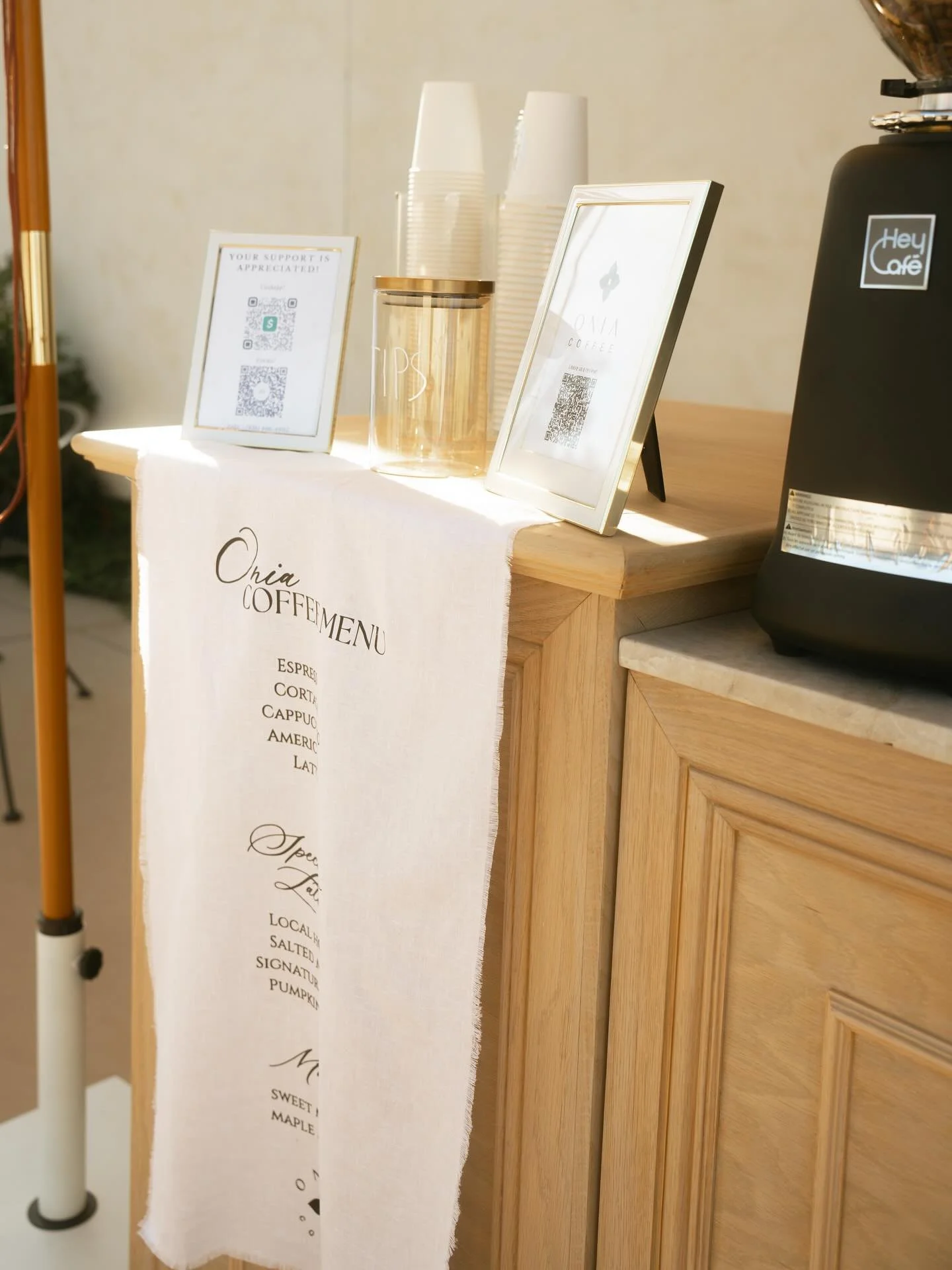 A few little moments from the cart this week&mdash;good beans, good coffee, good people.
.
.
.
.
.
.
.
.
#coffee #coffeetime #coffeelover #coffeeshop #cafe #oniacoffee #beautiful #photography #photooftheday #instagood #instagram #art