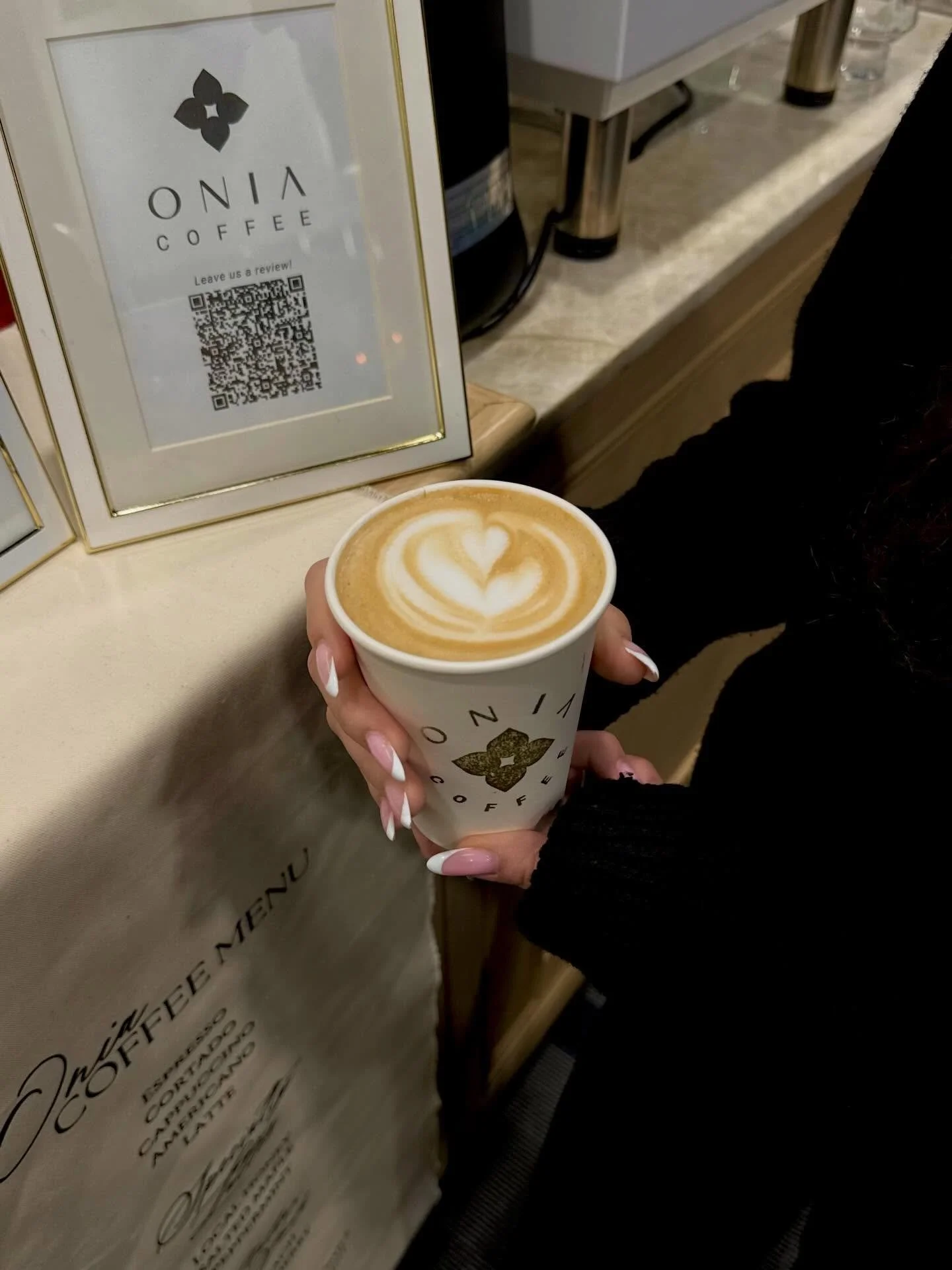 Coffee is better when it brings people together.

Book Onia Coffee for your next gathering ☕️

📸 @lena_sam_2016 
.
.
.
.
.
.
.
.
.
.
#coffee #instagood #love #photooftheday #beautiful