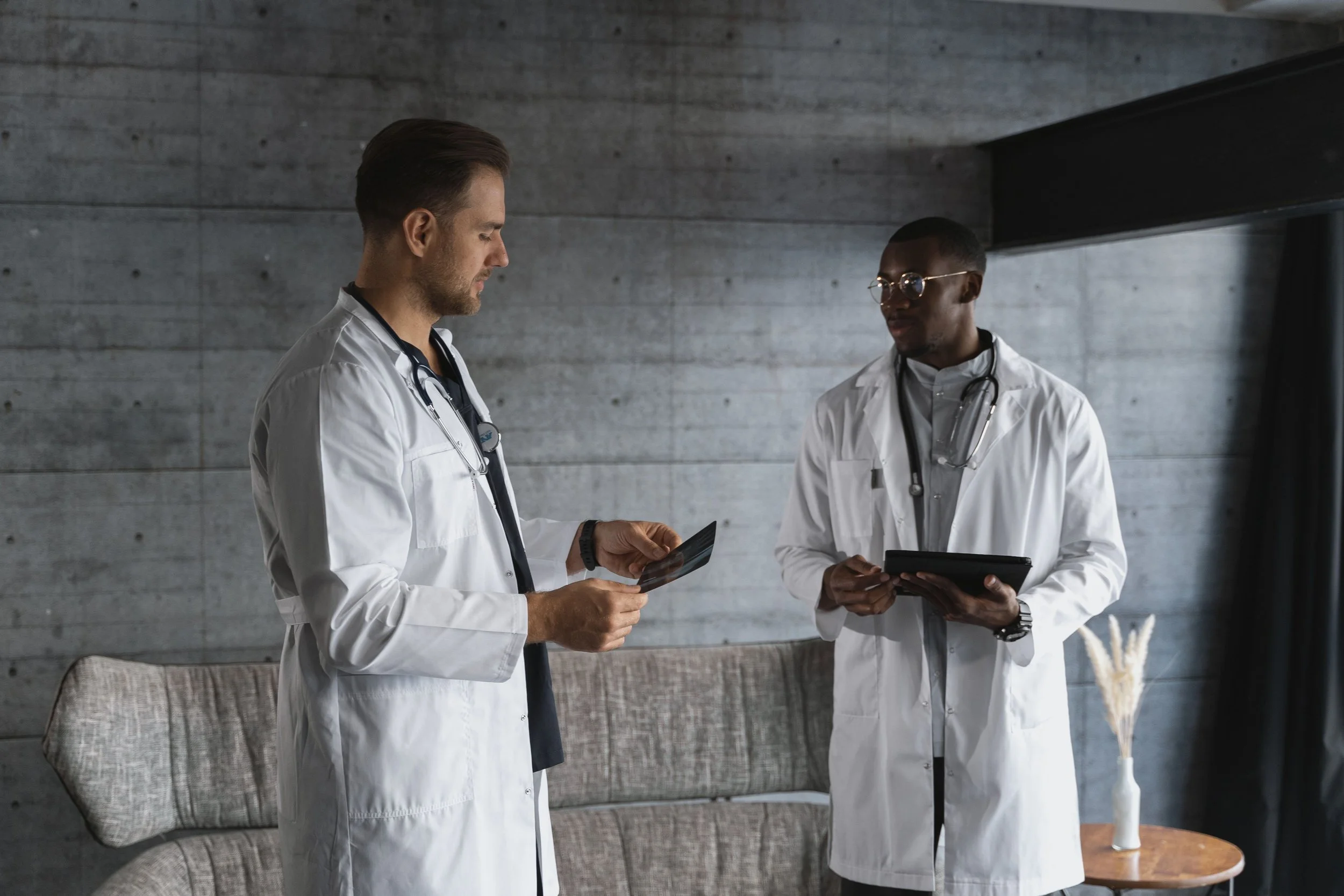 Private Second Medical Opinion in London 2026. When to Get One, What It Changes and How It Is Arranged
