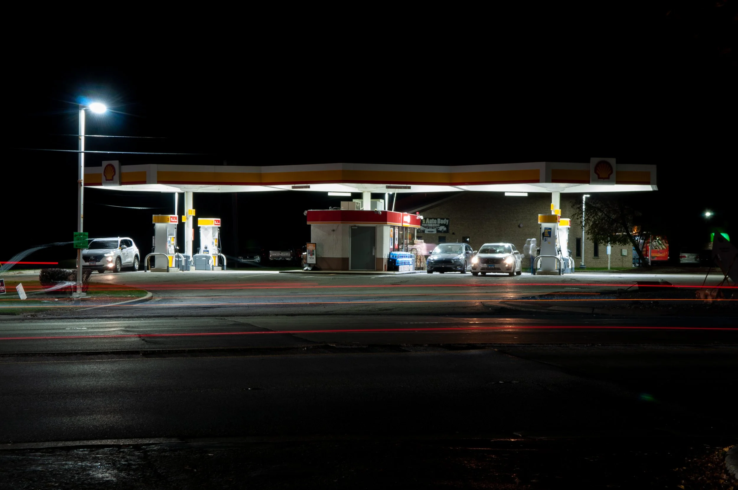 Gas-Station-night--7998.jpg