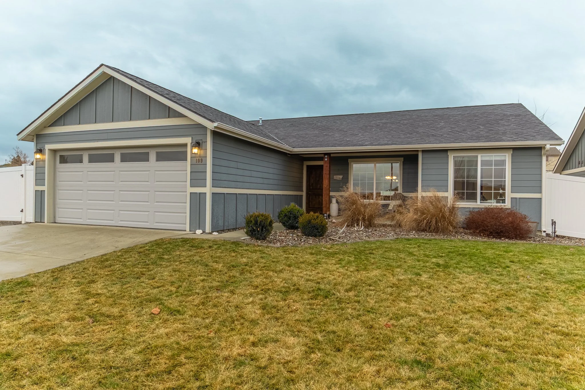 109-Listing-02.jpg
