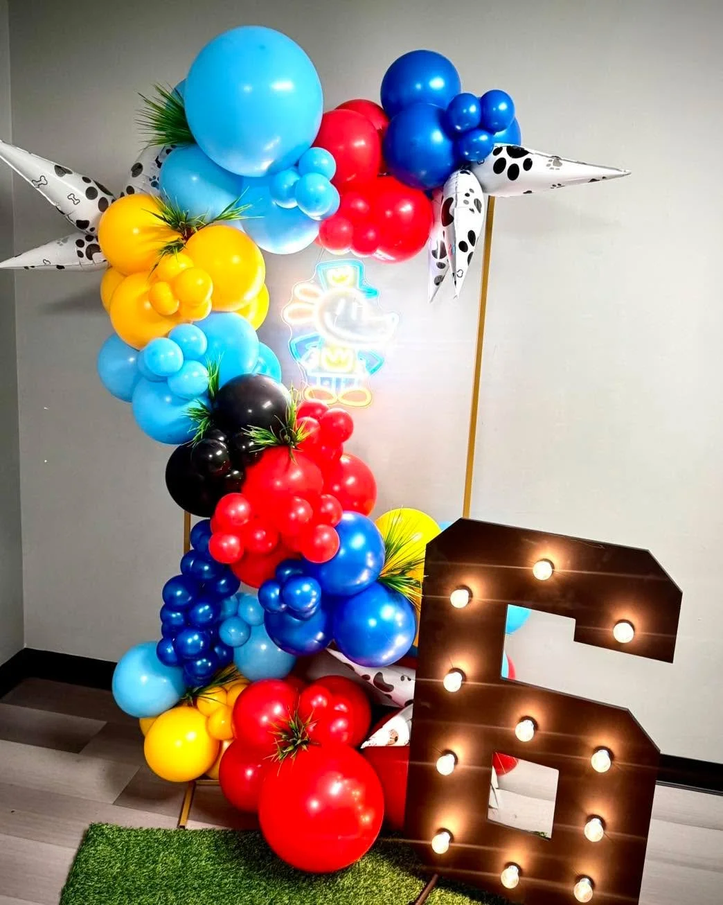 Happiest birthday to this special someone 🐾
Our marquees always take things to the next level 💡

Send us a message if you&rsquo;d like to book one for your next celebration!  #balloons #marquees #central #Ohio #centralohio