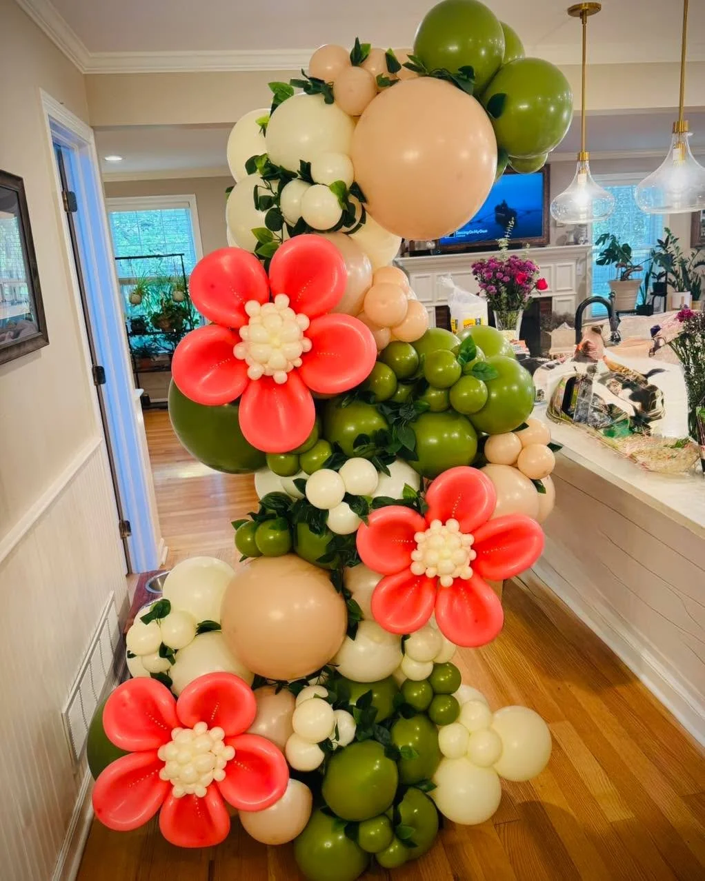 When you want the big wow without the big hassle 🌸 Our Drop &amp; Go setups arrive fully assembled and ready to place wherever you&rsquo;d like. Bam. Done.  #party #balloonartist #centralohio #delawareohio #LuxuryDecor #graduation