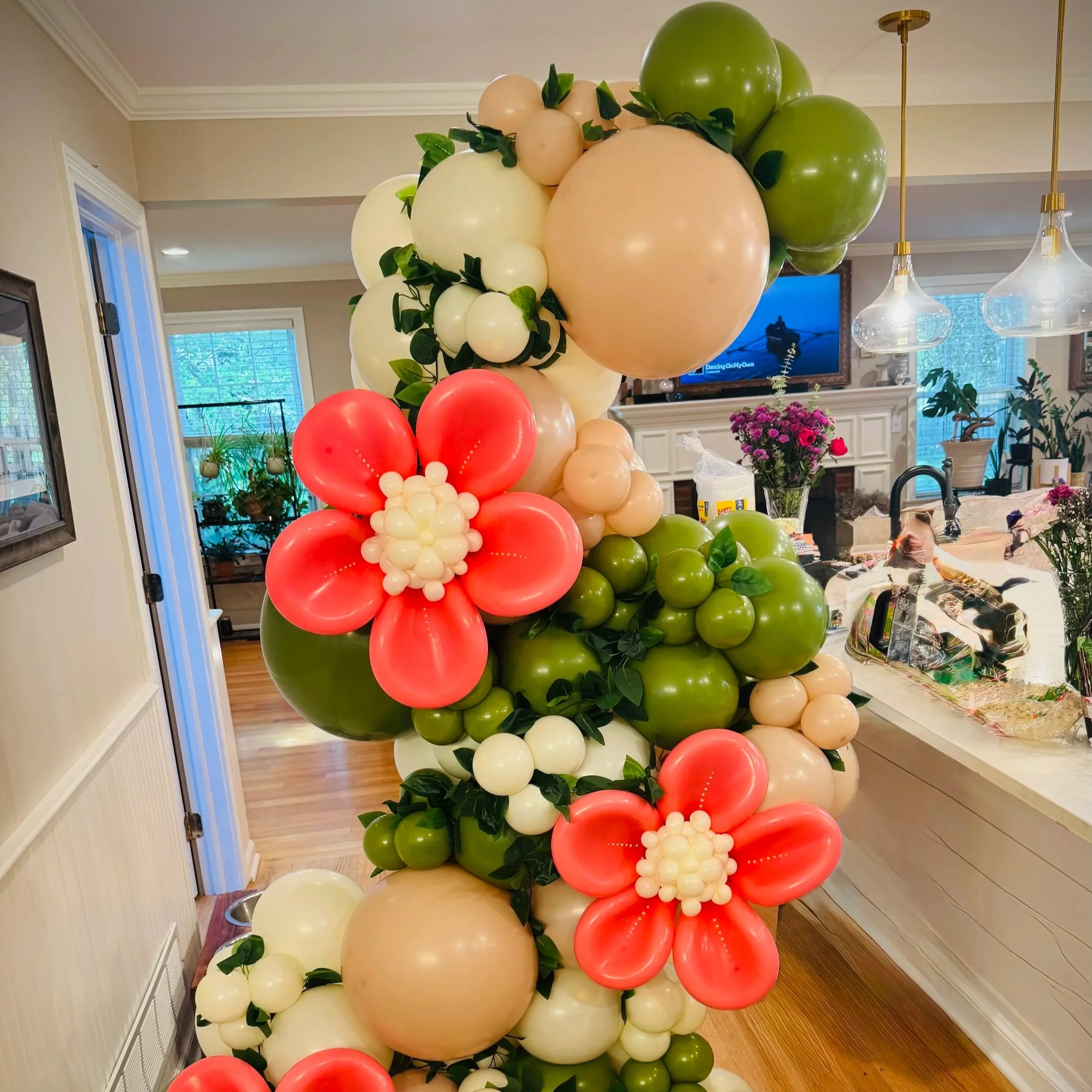 SIGNATURE DROP-AND-GO HALF ARCH

Starting at $275

Approximately 6 feet tall and delivered fully assembled. Place it anywhere or against your own backdrop. Personalization and decorative accents are additional. Images may show optional upgrades.