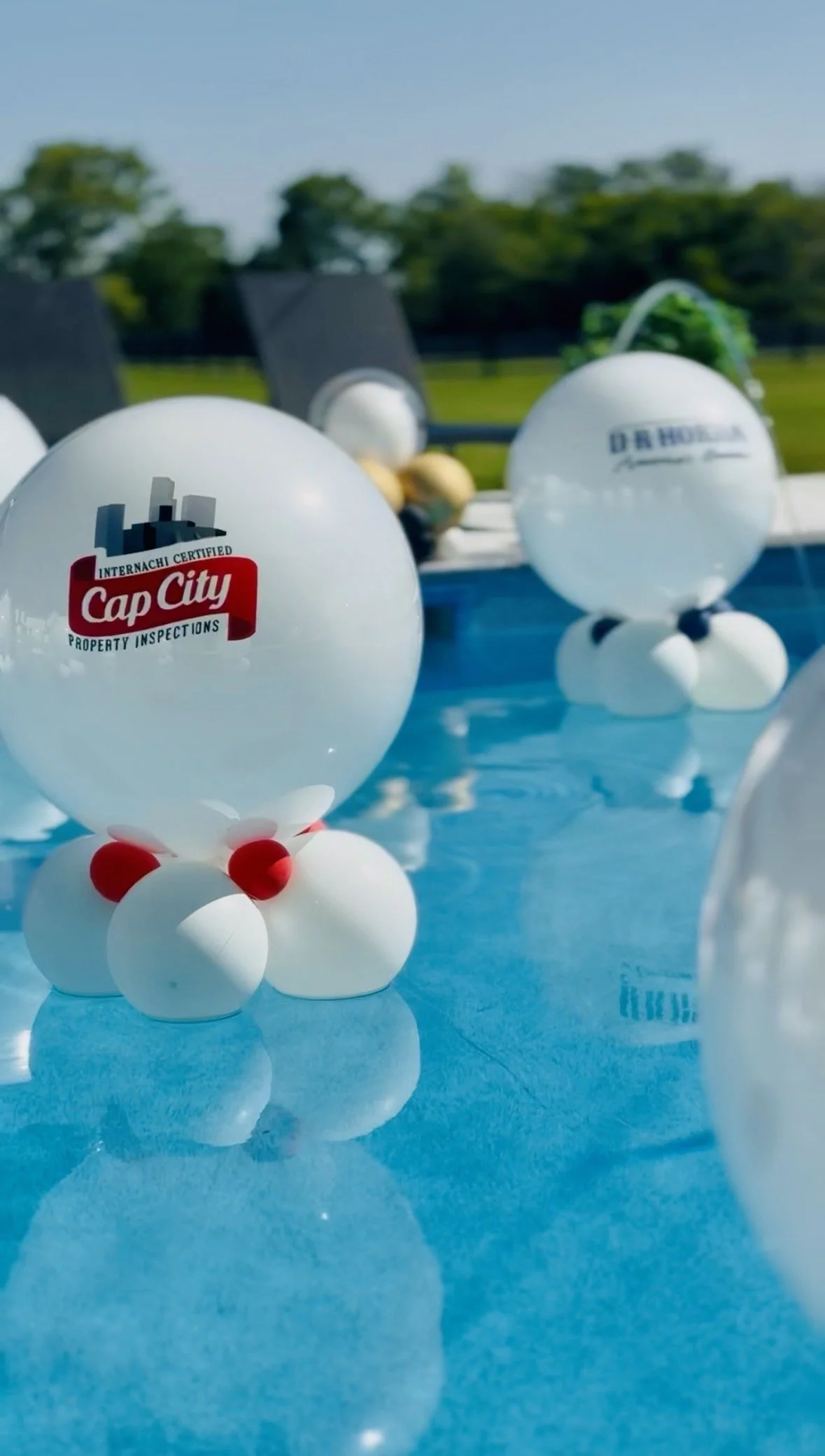 pool balloons.jpg