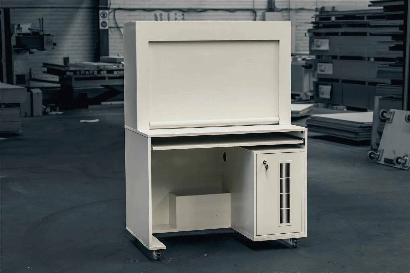 Some of our recent bespoke words crafted in our factory. 
.

 #joinery #joinery #bespoke #design #build #woodwork #sydney #carpentry #carpenter #cabinet