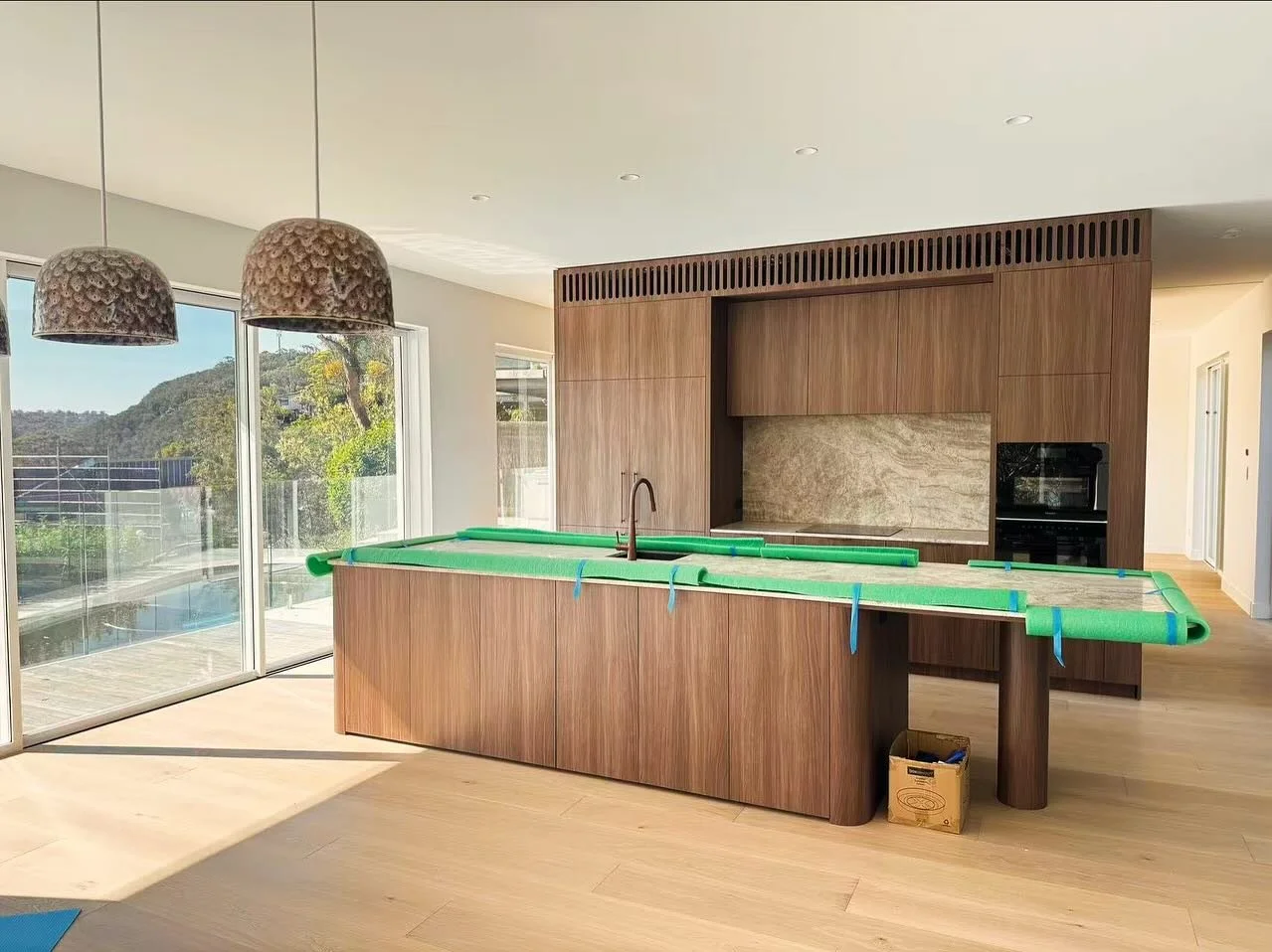 Recent photos taken on site 🔨 Nearing Christmas period is always packed with installations. Luckily our experienced team always strides to the finish line. 
.
.
#onsite #jobsite #joinery #joiner #work #carpentry #sydney #job #design #woodwork #kitch