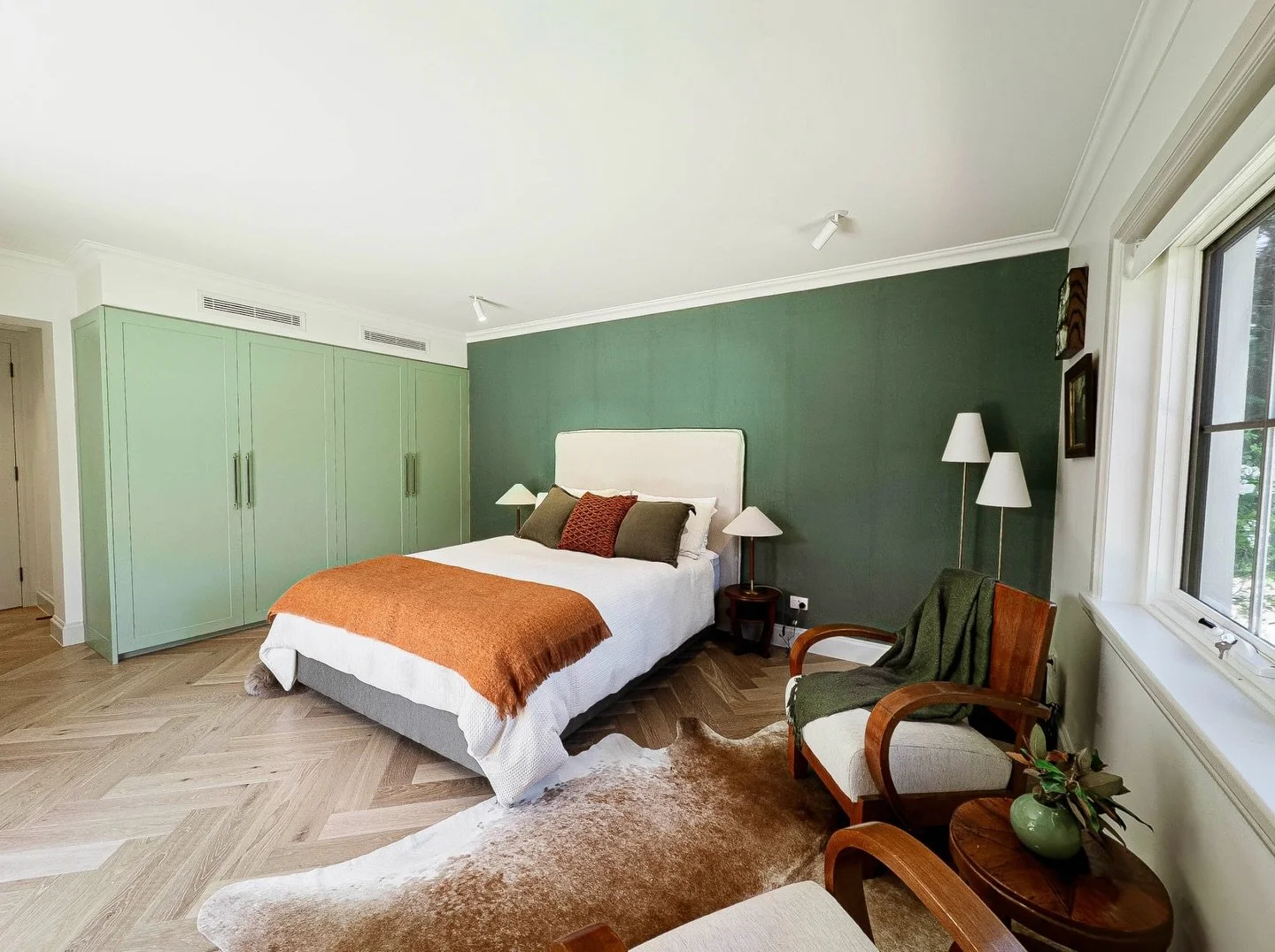Our tall wardrobes perfectly complimenting these country style rooms 🤠
.
.
#joinery #sydney #wardrobe #room #bedroom