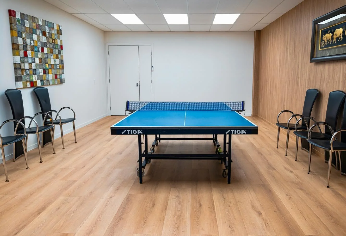 Our newly built studio in our factory 🏓This 2nd floor didn&rsquo;t exist, so everything you see from the floor to the walls were built from scratch. Our choice was to create a predominantly timber space, creating a very unique and cool look. 
.
.
#j