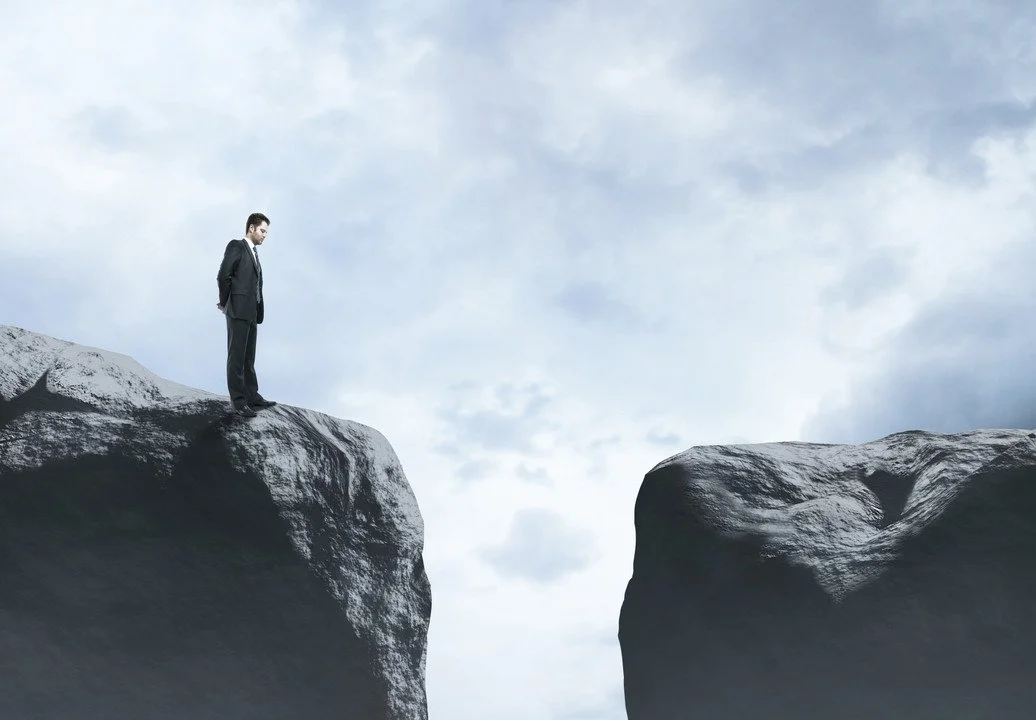 Witnessing the Gap: Clinical Presence in the Face of Therapeutic Rupture