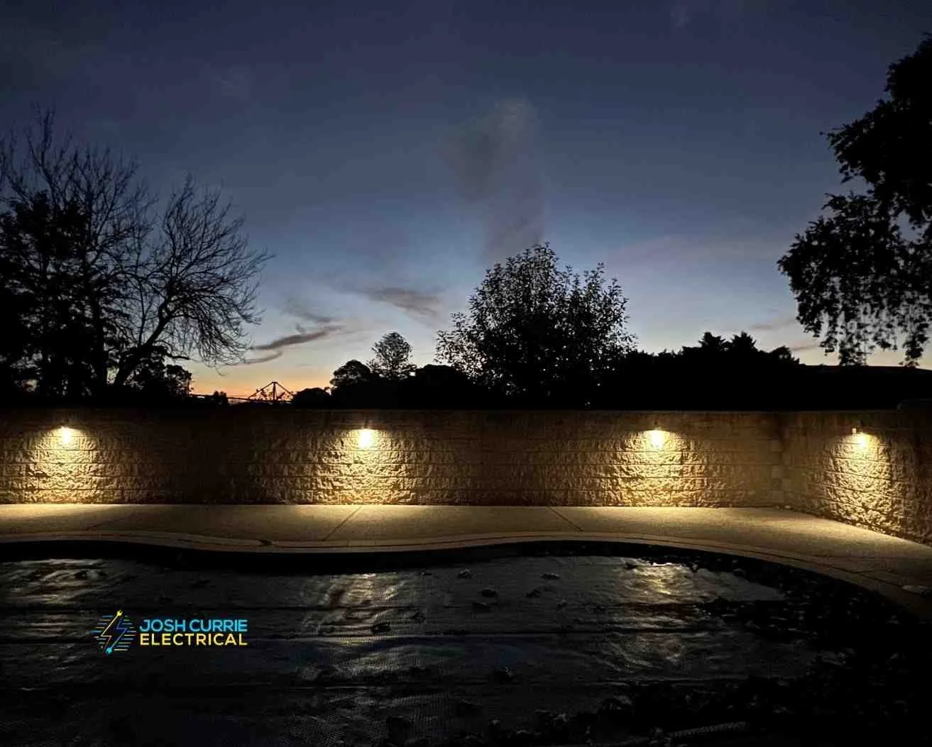 Josh Currie Electrical Wagga pool light on wall.jpg