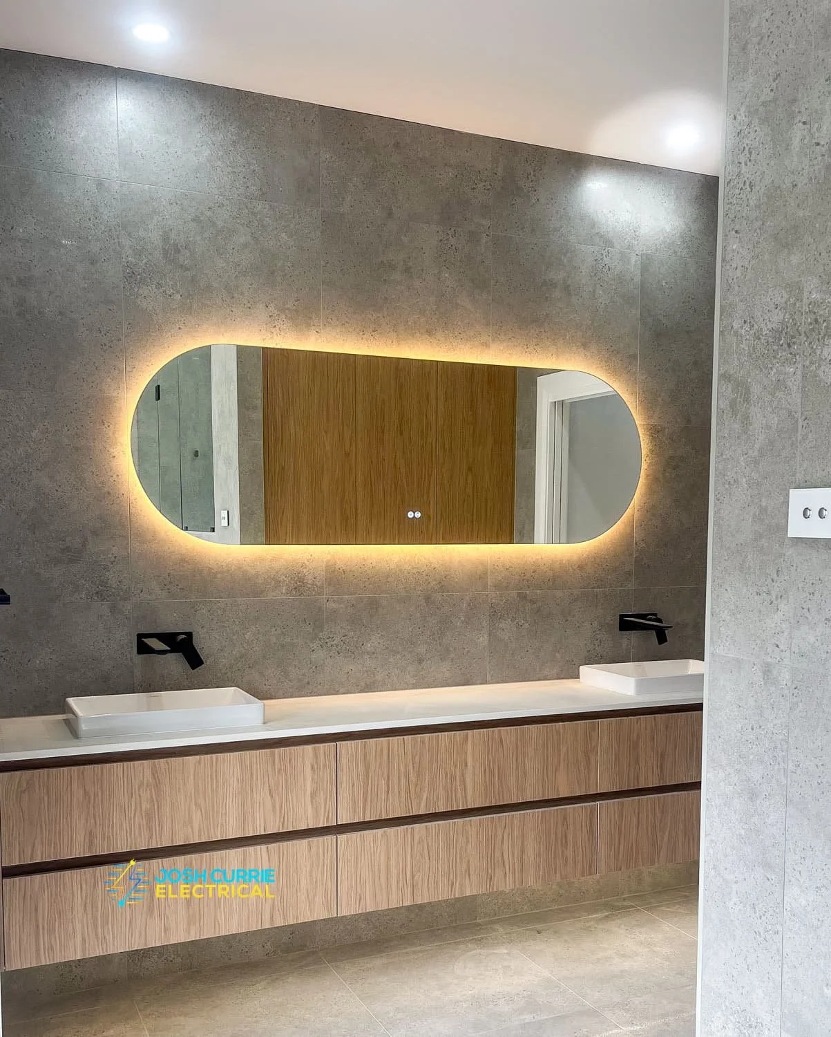 Josh Currie Electrical Wagga Bathroon Mirror.jpg