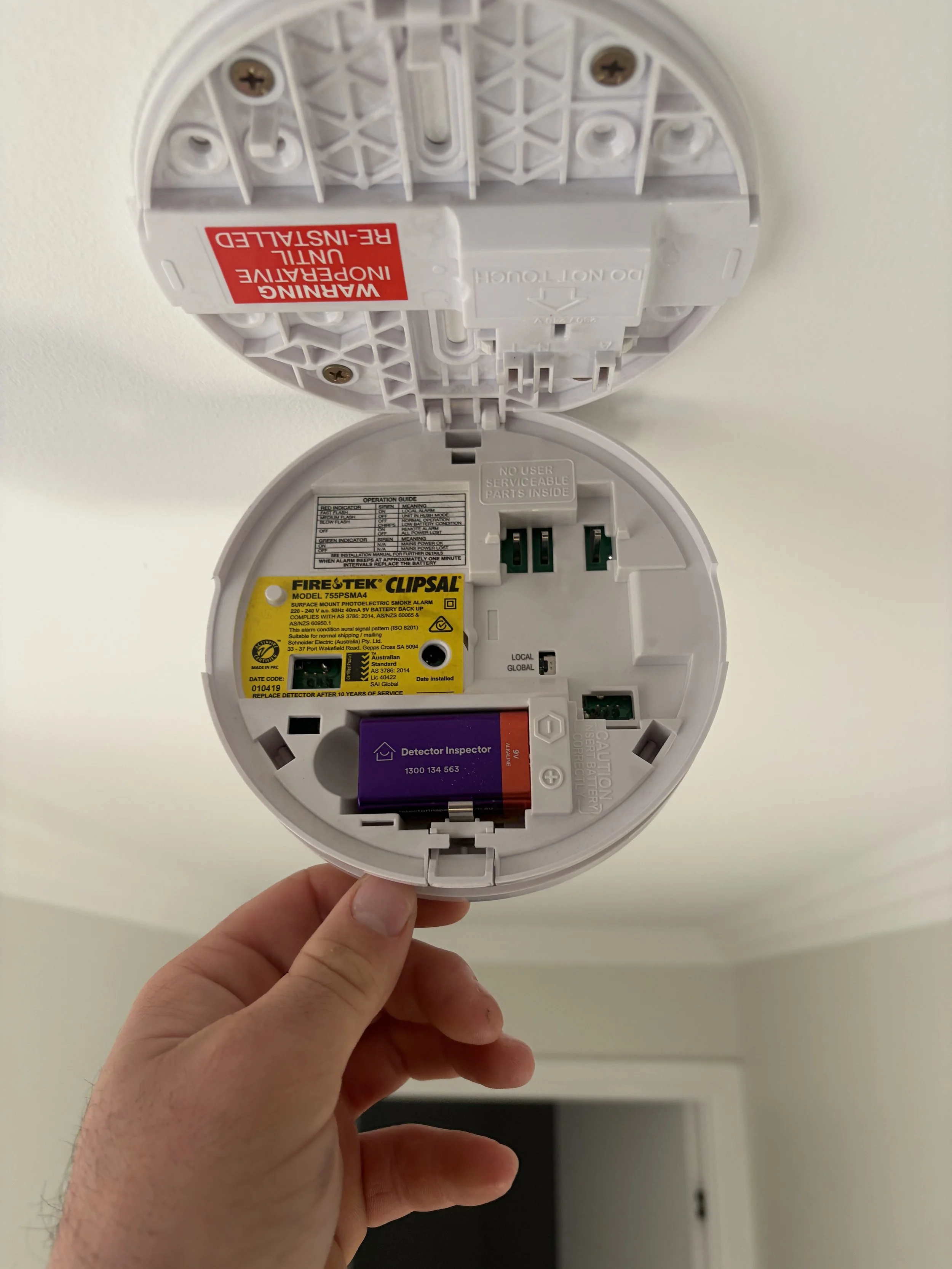 smoke detector ceiling
