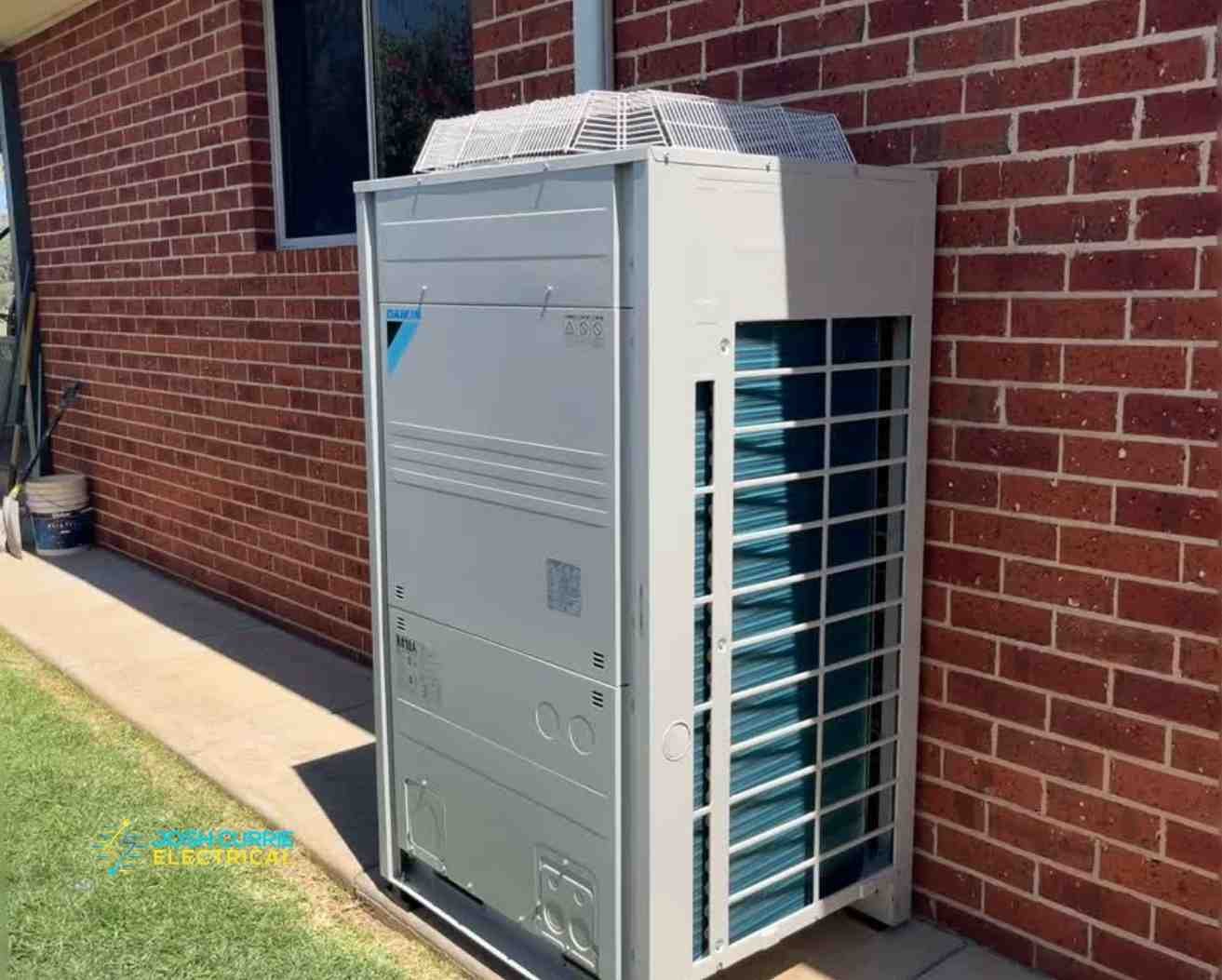 new daiken reverse cycle ducted air conditioning reverse cycle unit