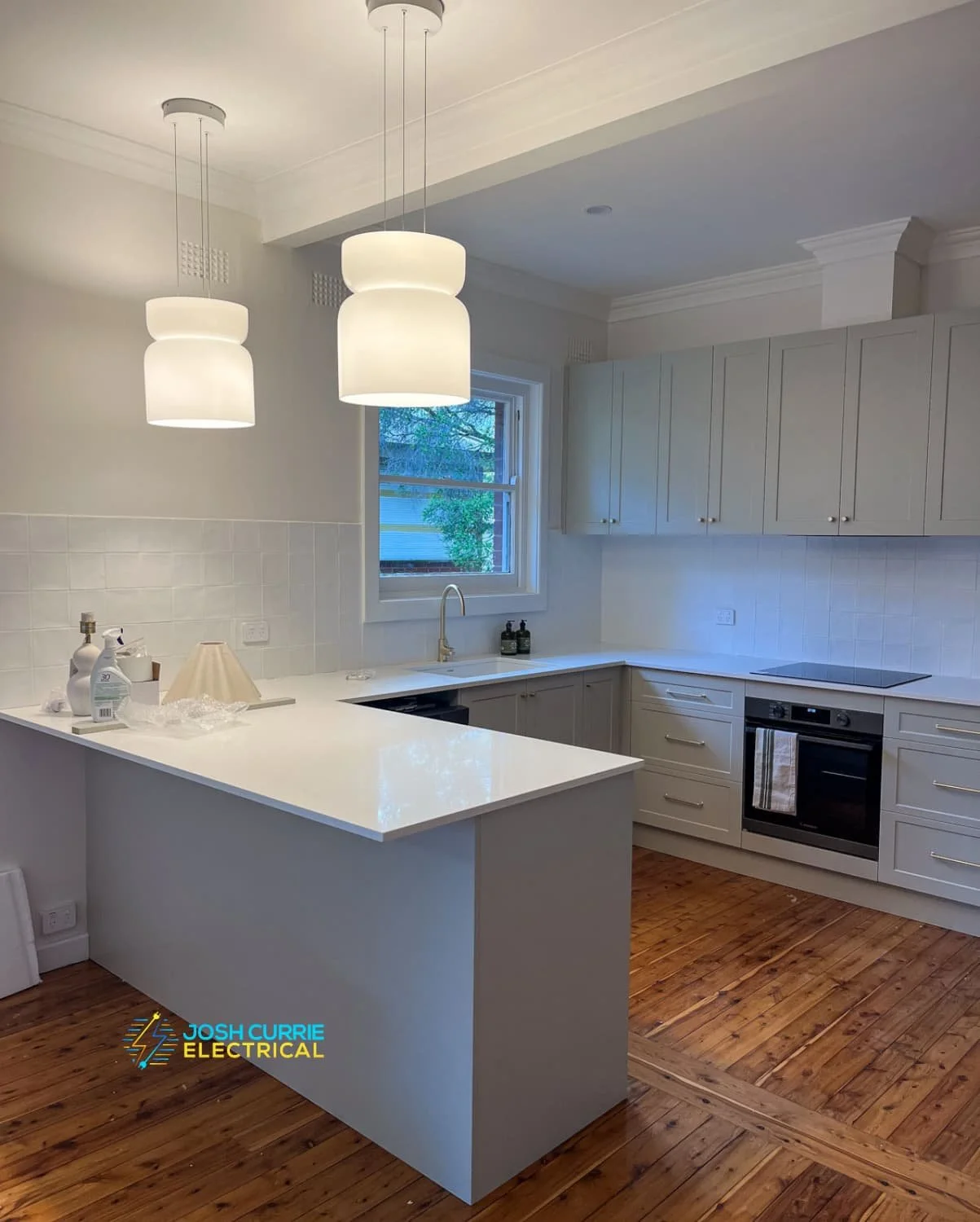 Josh Currie Electrical Wagga Kitchen Pendants lights.jpg