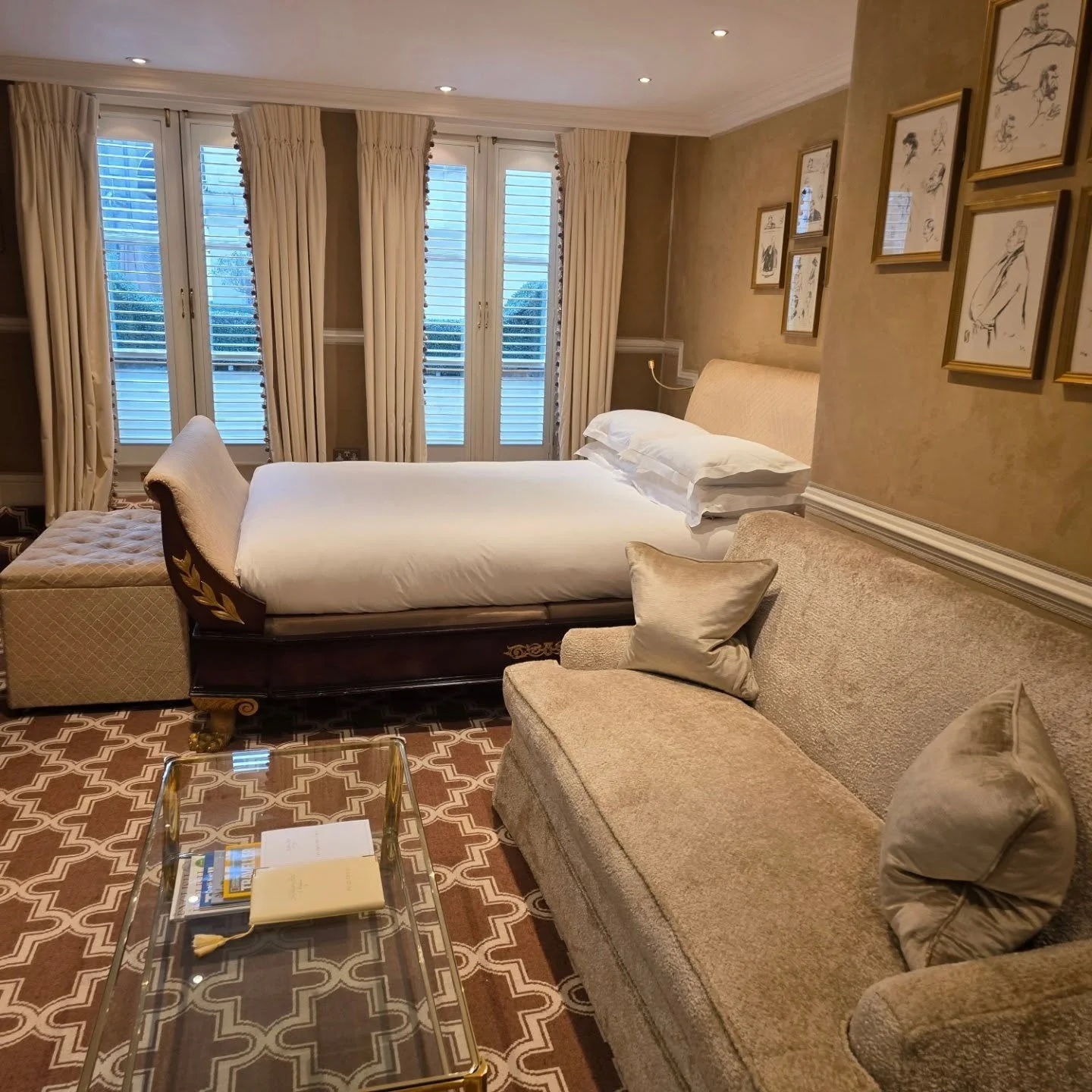 Photo dump of our first few days in London to celebrate our 10th anniversary. If you want a more chronological version with more detail, check out my stories.
.
.
.
.
.
.
#london #londoncalling #tenyears #anniversary #travelbug #travel #travelgram #i