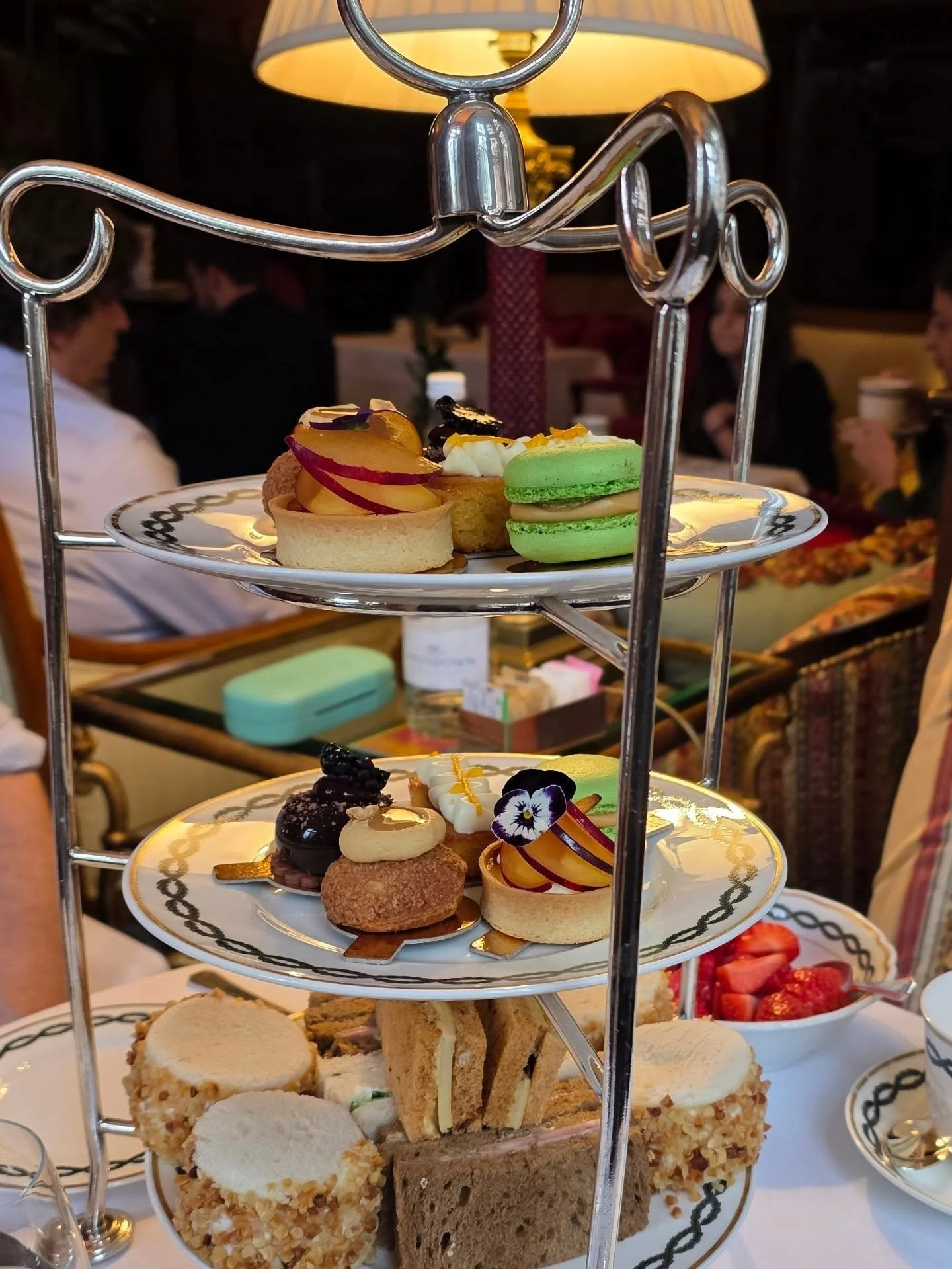 Relaxing b-day lounging about the room and getting afternoon tea for lunch. Perfect!
.
.
.
.
.
.
#instatravel #travel #wanderlust #wonderful_places #travelbug #travelgram #london #londoncalling