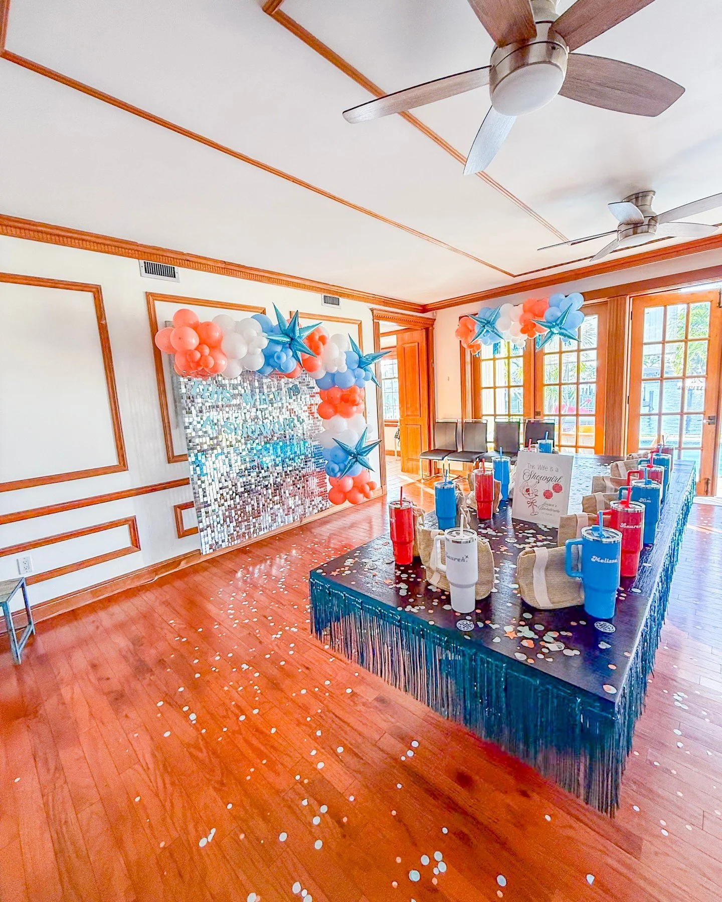 This wife is a showgirl! Each Bach Me bride really has brough this A game this year with custom themes, but this space has to be on of our favorites. DM us or fill out the form in our bio to bring your custom theme to life!

 #BacheloretteParty #Bach