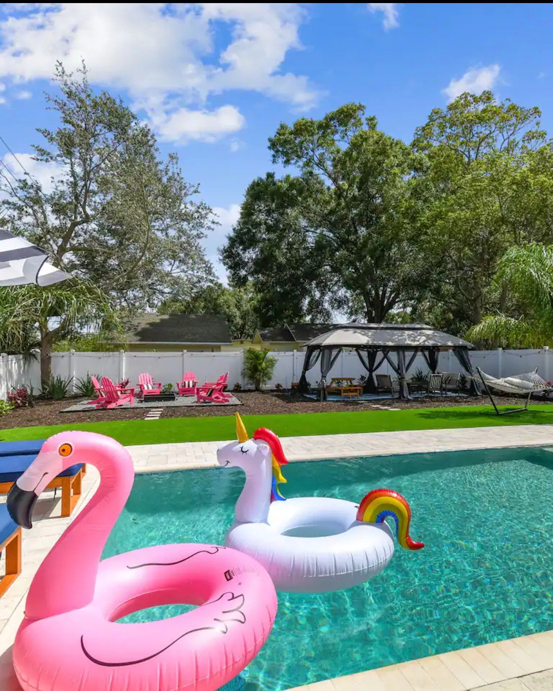 Rental Spotlight: The Saint Tampa! A private, resort-style group home just minutes from Hyde Park, Amalie Arena, and the beaches. Pool days, firepit nights, rooftop moments, and a layout that actually works for groups. It sleeps 12 and is one of the 