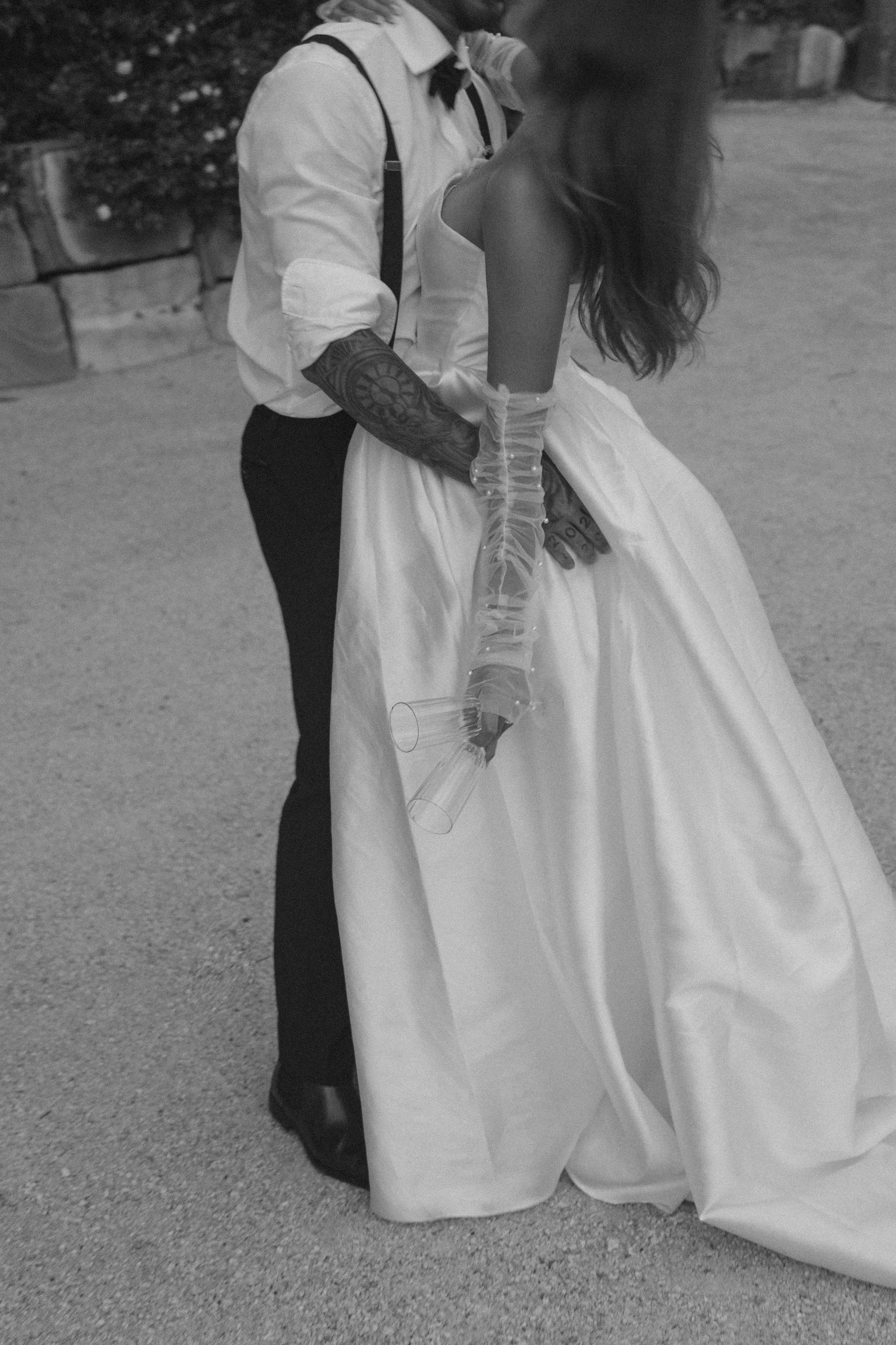 JE Wedding b&w-29.jpg