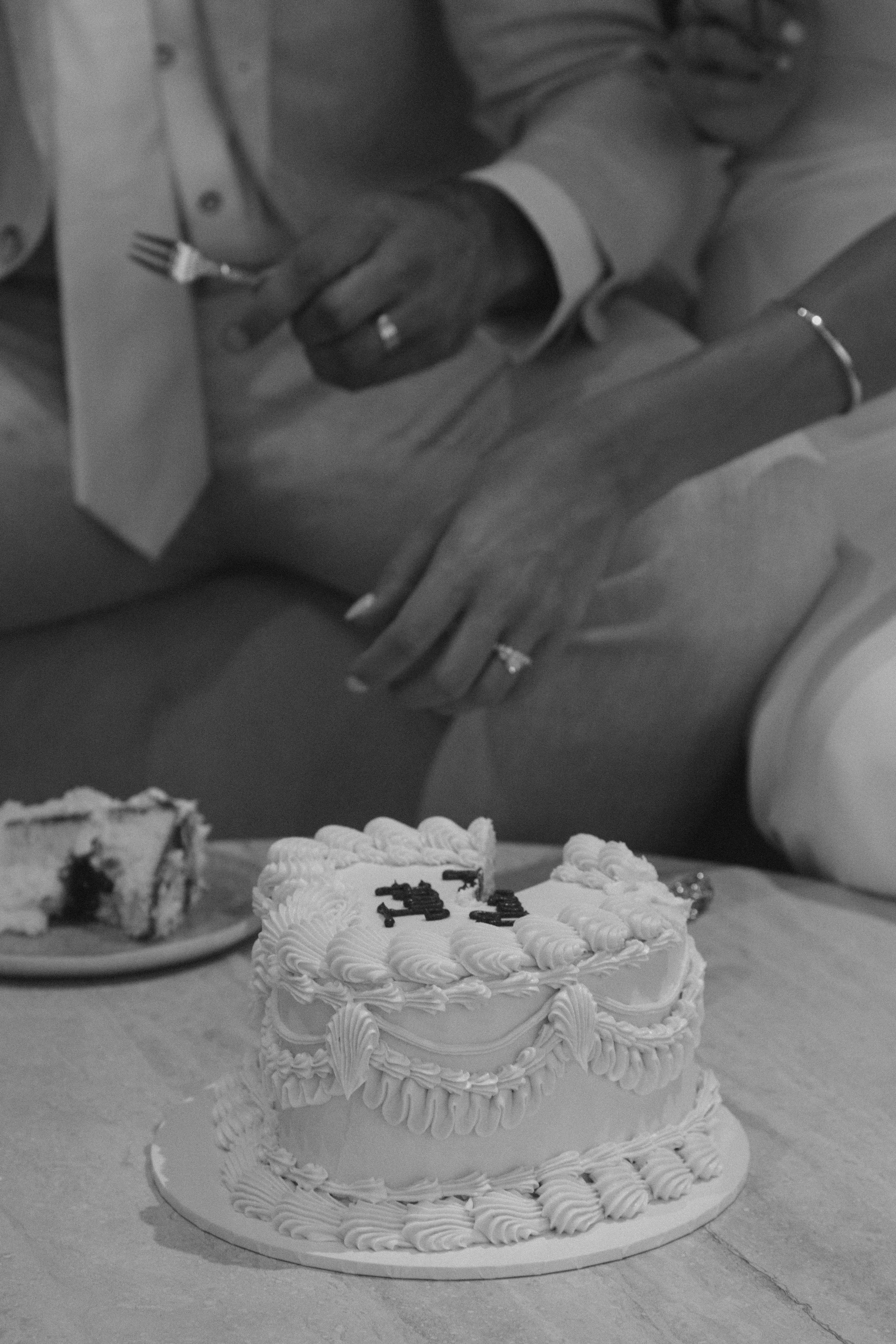 bonniemcevoy_photography_instagram_cake.jpg