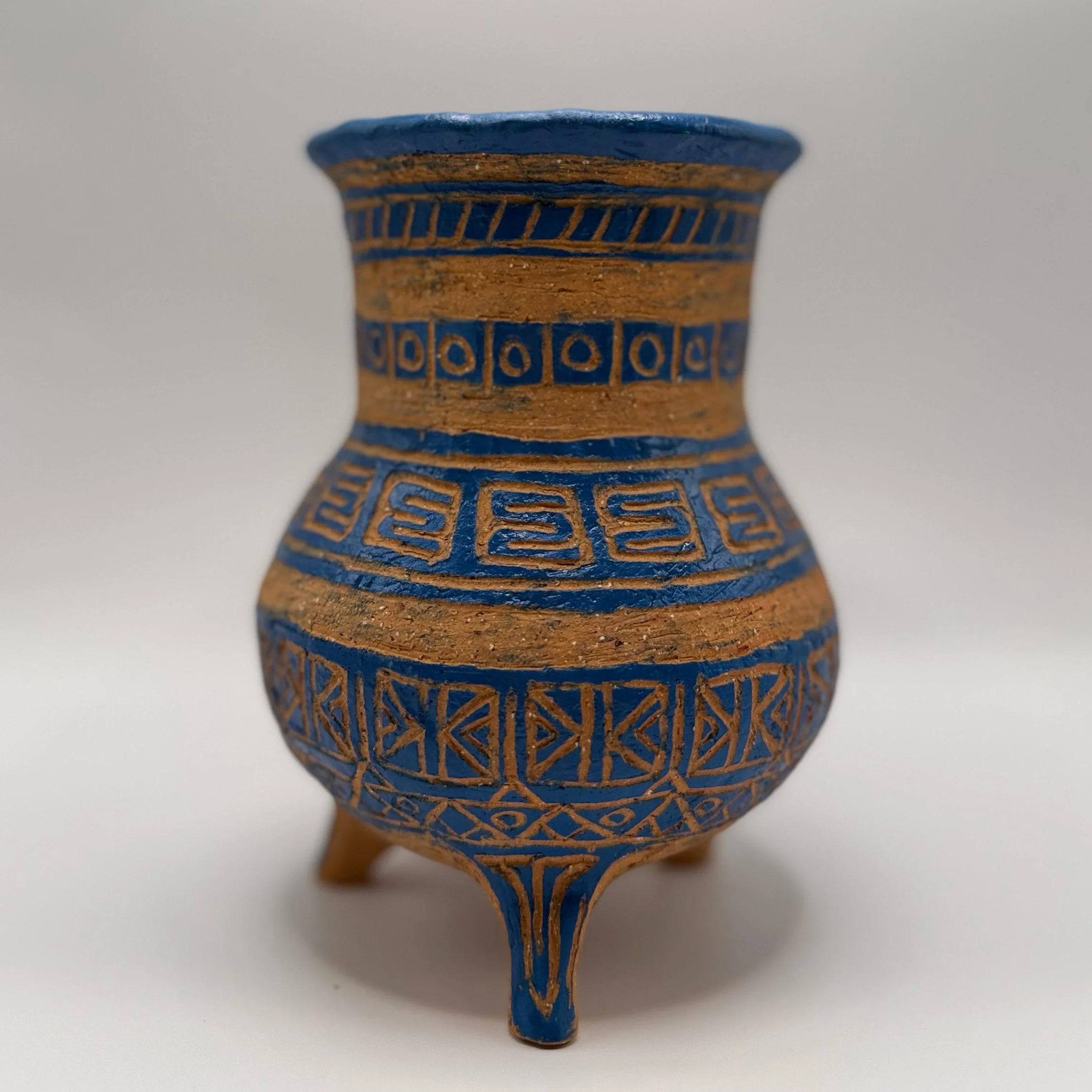 Blue Sgrafitto Tripod Vessel 01.jpg
