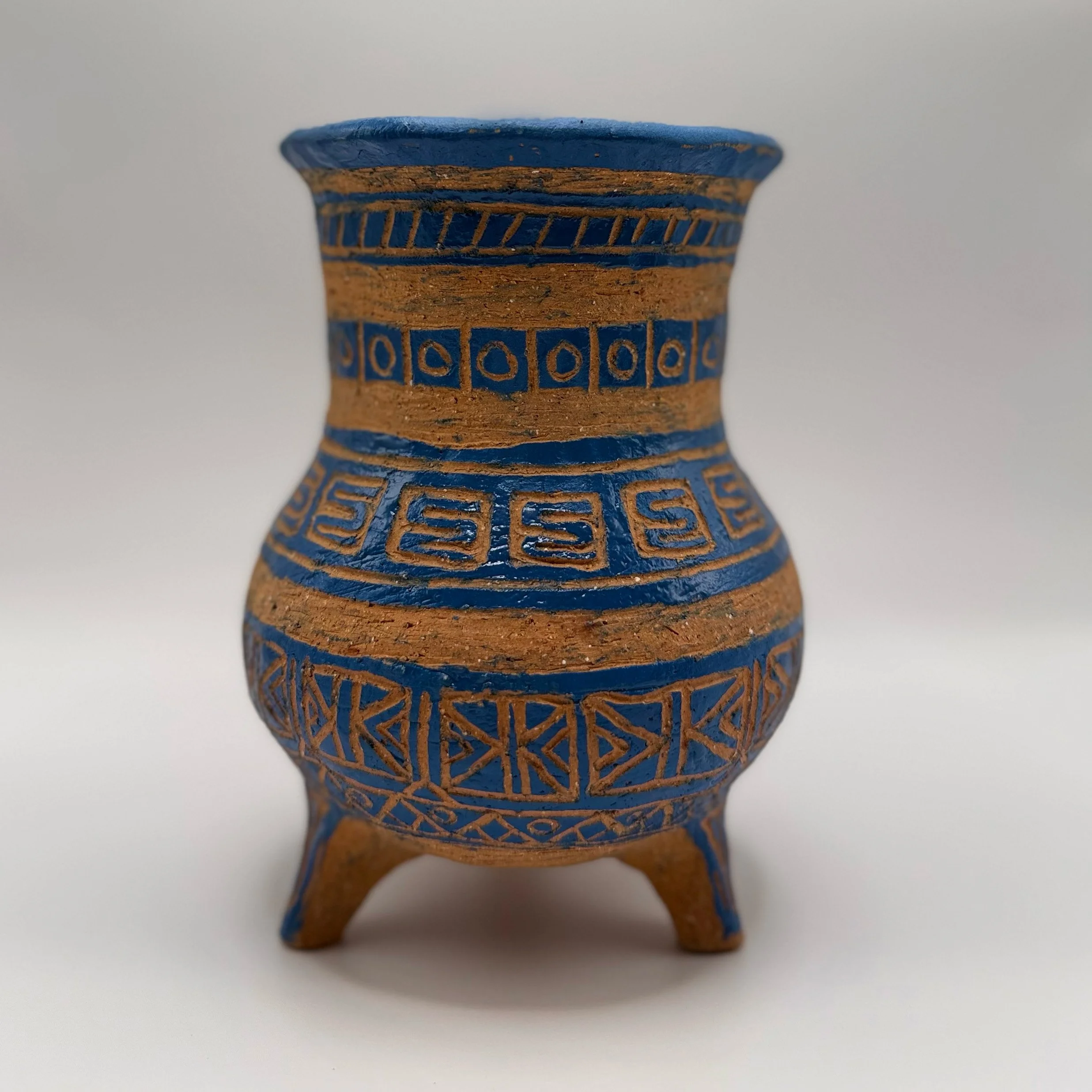 Blue Sgrafitto Tripod Vessel 02.jpg