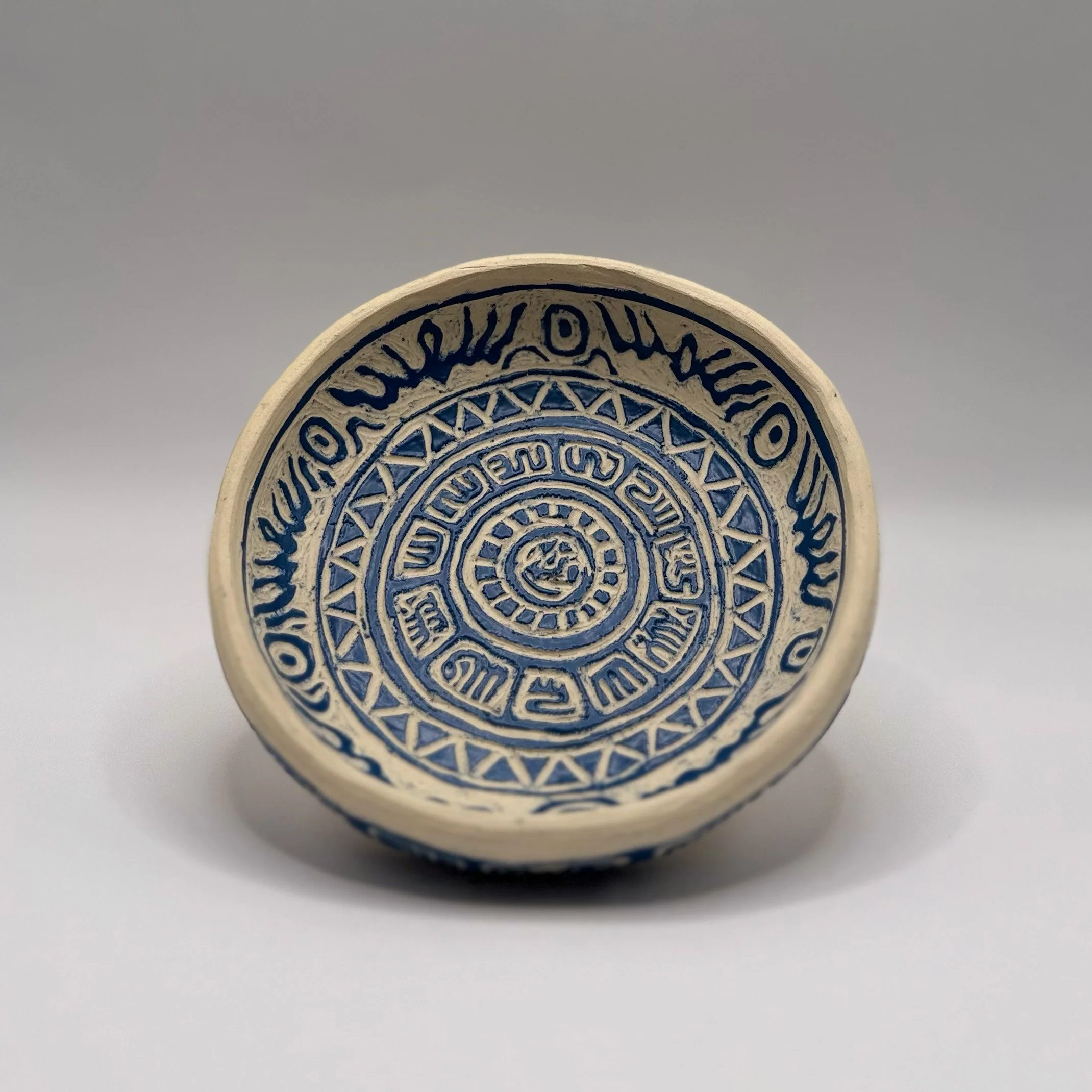 Blue Sgrafitto Tripod Bowl - Nazerul 2026.jpg