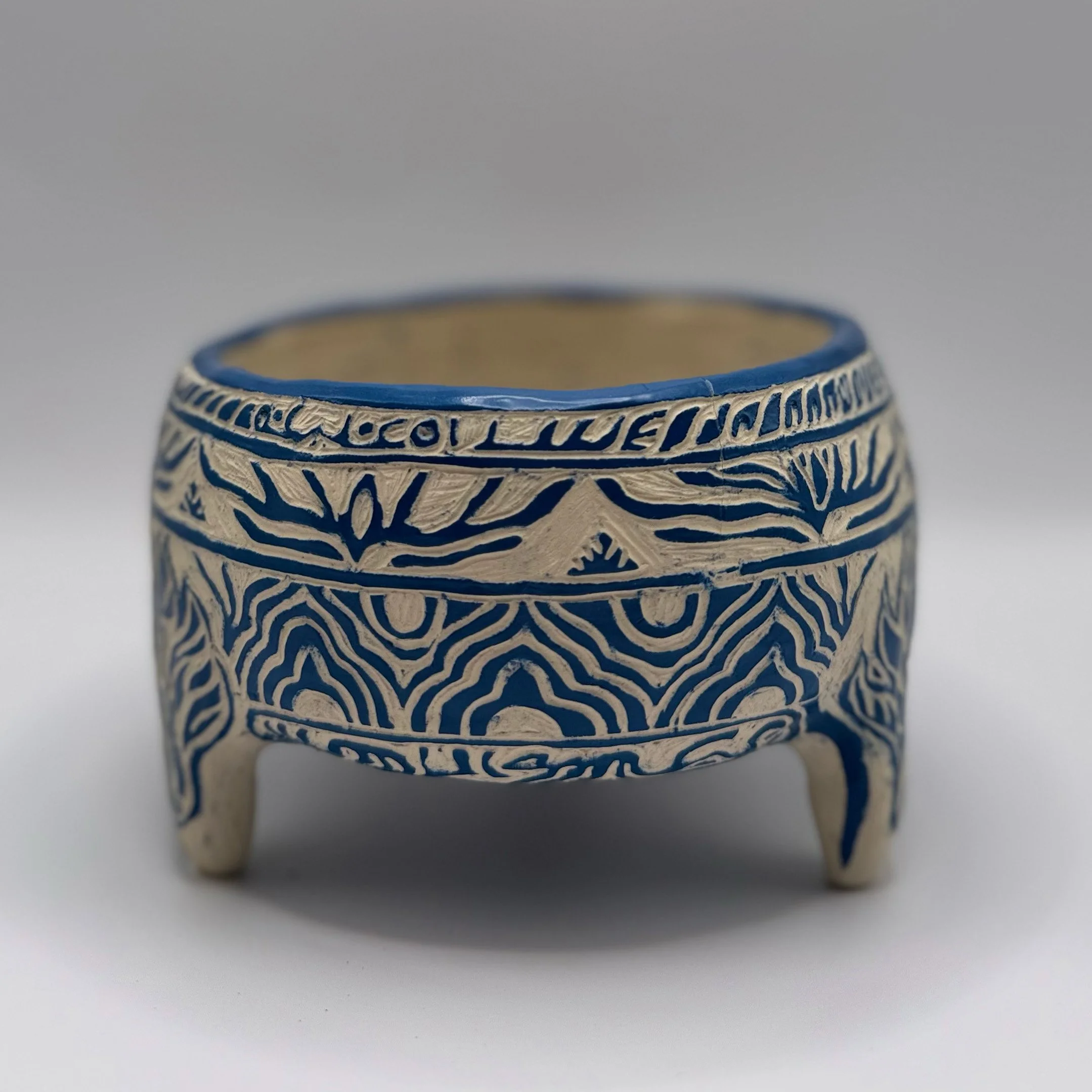Blue Sgrafitto Tripod Bowl B- Nazerul 2026.jpg