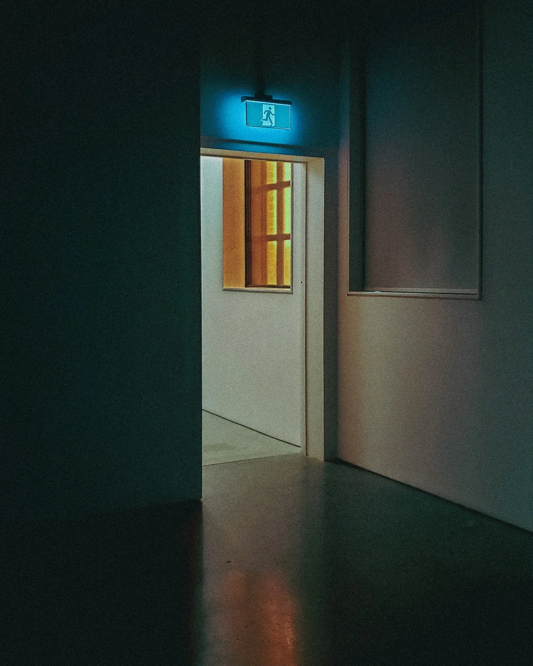 Still Looking_02.jpg