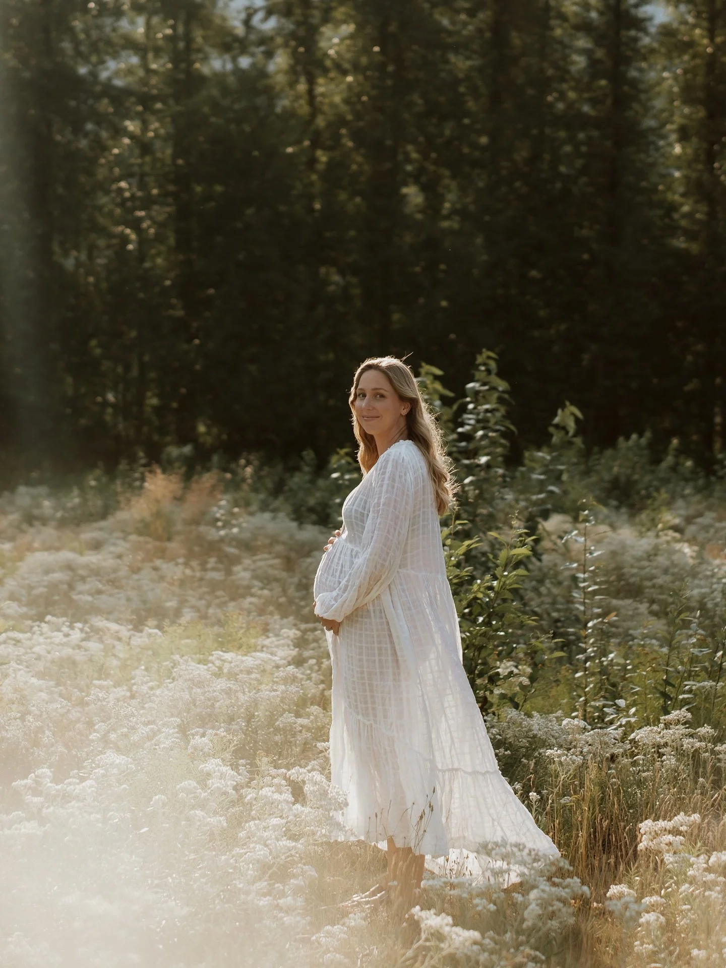 ✨ The dress that started it all ✨
This beauty was the very first piece in my client closet, and to this day it&rsquo;s still the most loved by my clients. There&rsquo;s just something about the way it flows, flatters every body, and photographs like 
