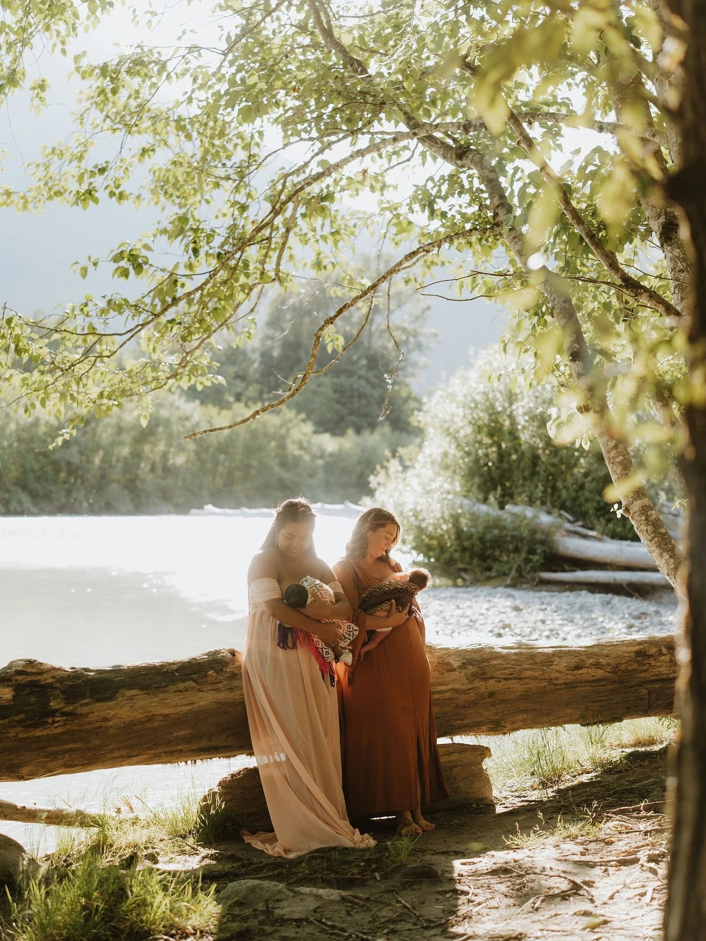 Two mama friends, two little ones arriving just days apart 🤎 I loved documenting their back-to-back newborn sessions and the bond these families already share. These babies are starting life with such a beautiful sense of community.

Gabriela Le Pho