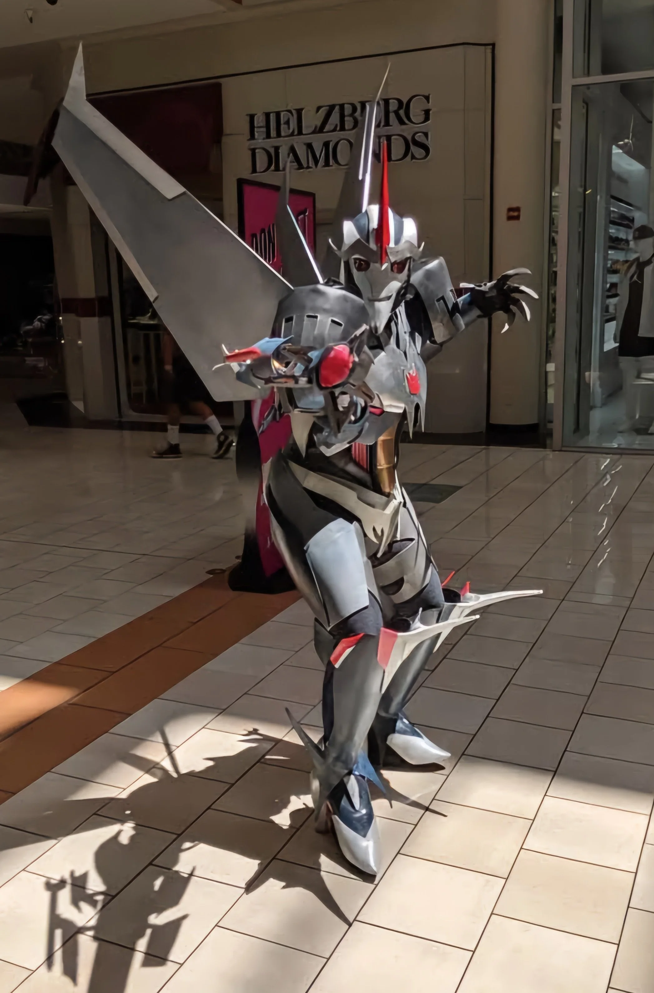 Starscream-tfp-cosplay-blaster-20241226_181305.jpg