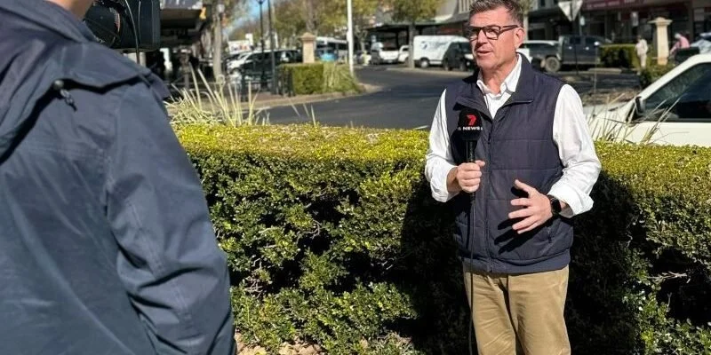 The Minns Labor Government has ripped out a vital lifeline for small businesses across the regions by axing funding for the highly successful Business Connect program in its recent Budget.  The program which provides up to 8 hours of free advice in a