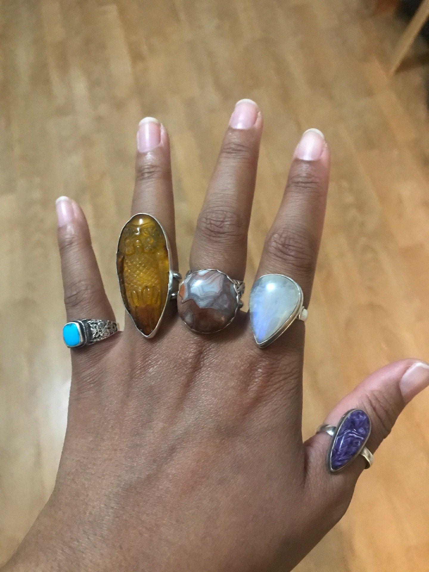 Rings and big pieces of jewelry are what make me, me. Some people love designer clothes or handbags but jewelry is what introduces me first as a person. @soul_eye_jewellery 

#personalbrand #personalbrandingtips #authenticself #sfbayarea #rennesmavil