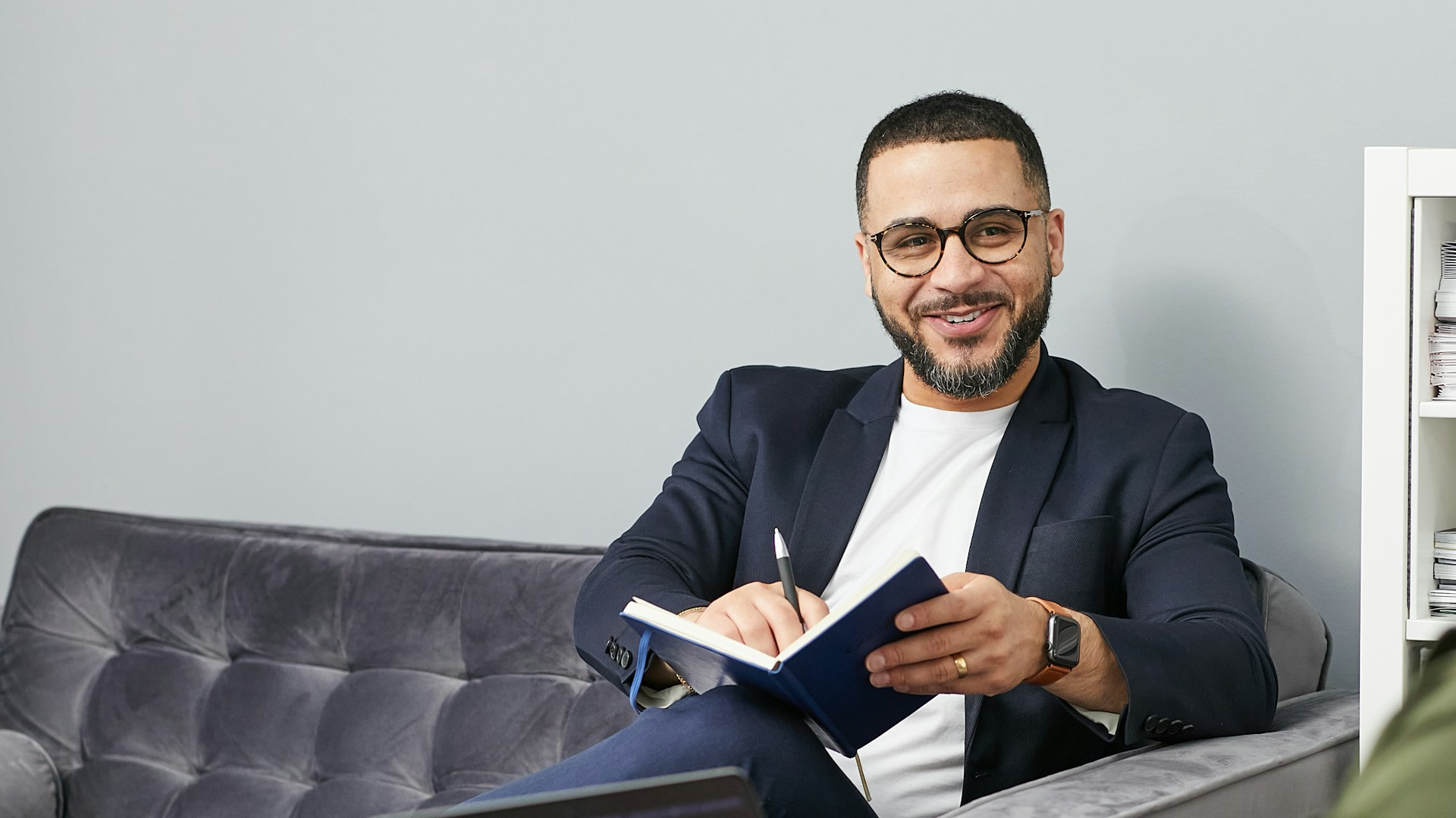 Express Entry for Senior Managers: Canada Invites Candidates With CRS Scores as Low as 389