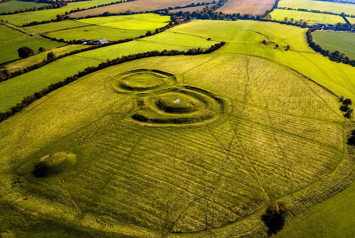 Tara Dakin Reclaim your inner balance with holistic mind–body–soul guidance from Tara Dakin, The Sacred Mind Psychologist.
Explore your life story, honour your body’s wisdom, soften emotional tension, release energetic blocks, and reconnect