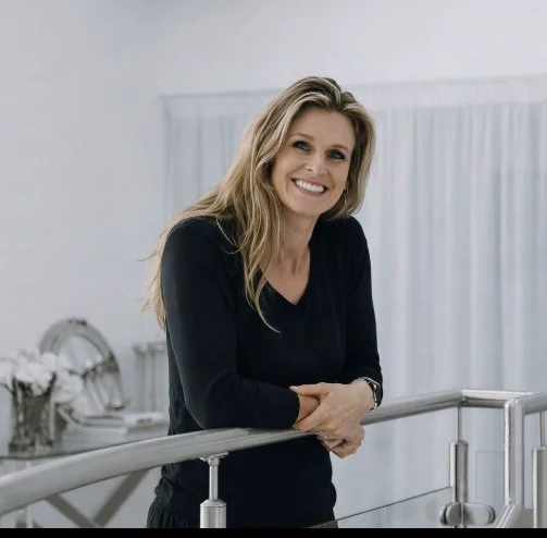 Tara Dakin, Somatic , Nervous system and Emotional Regulation Psychologist and movement therapist.  Tara Dakin is the author of 'Self, The Journey of You', Tara works with clients 1:1, and trains others to deliver somatic, nervous system practice .