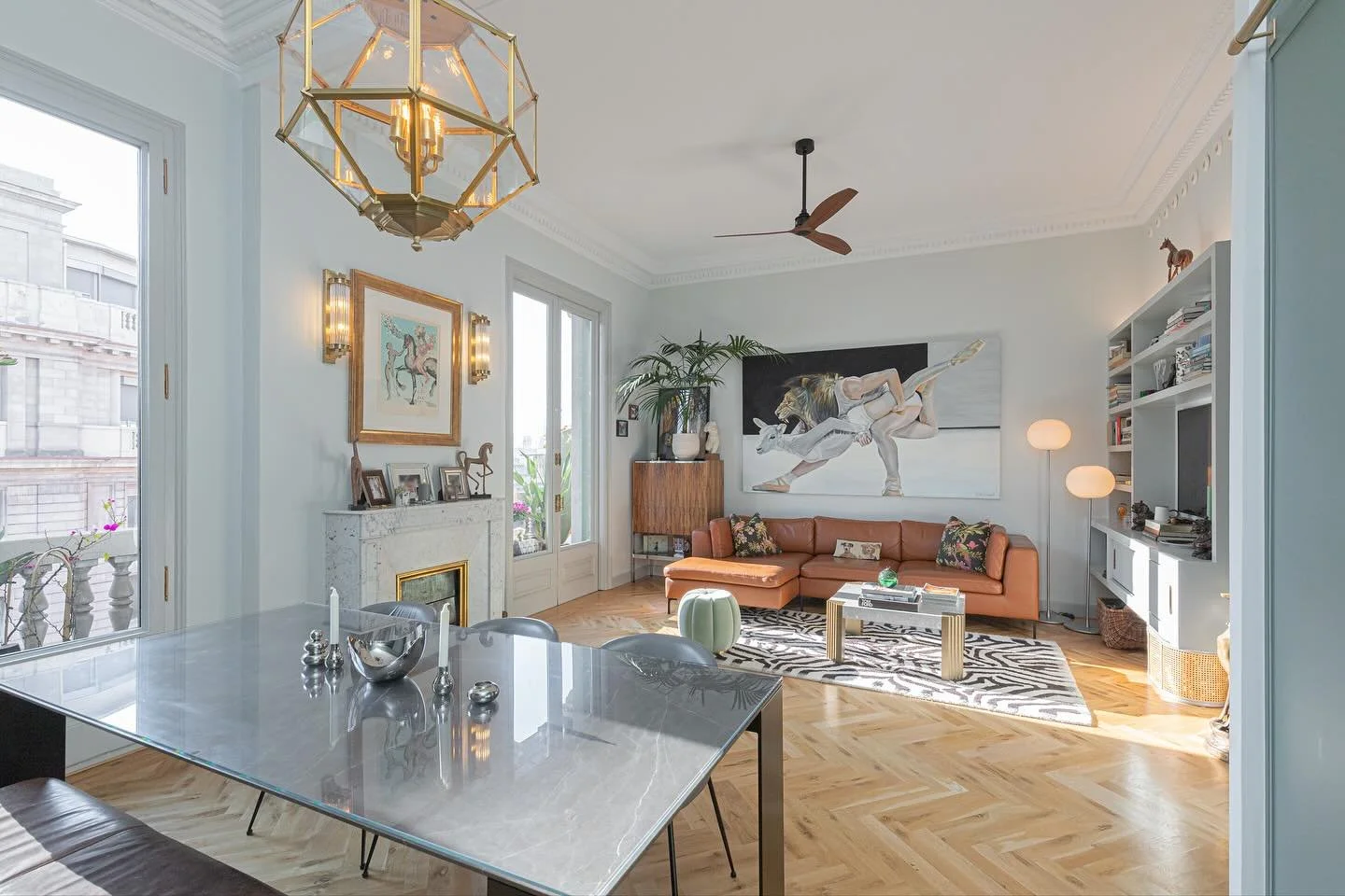 Where elegance meets ease. A Barcelona living room designed for family life. Glamorous, timeless, and full of heart. ✨